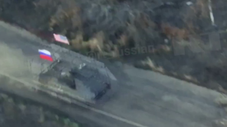 In Ucraina un tank russo con la bandiera Usa (VIDEO)