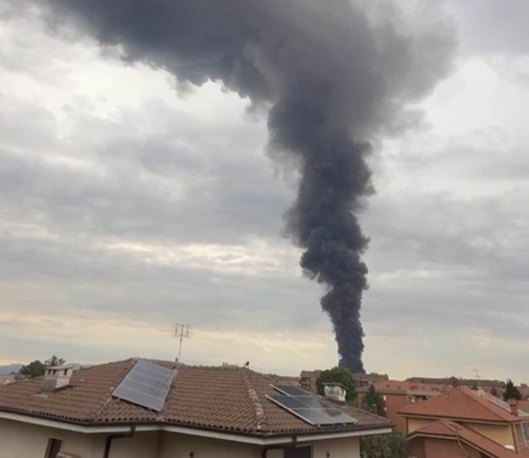 incendio nello stabilimento a pianezza arpa analizza l8217aria