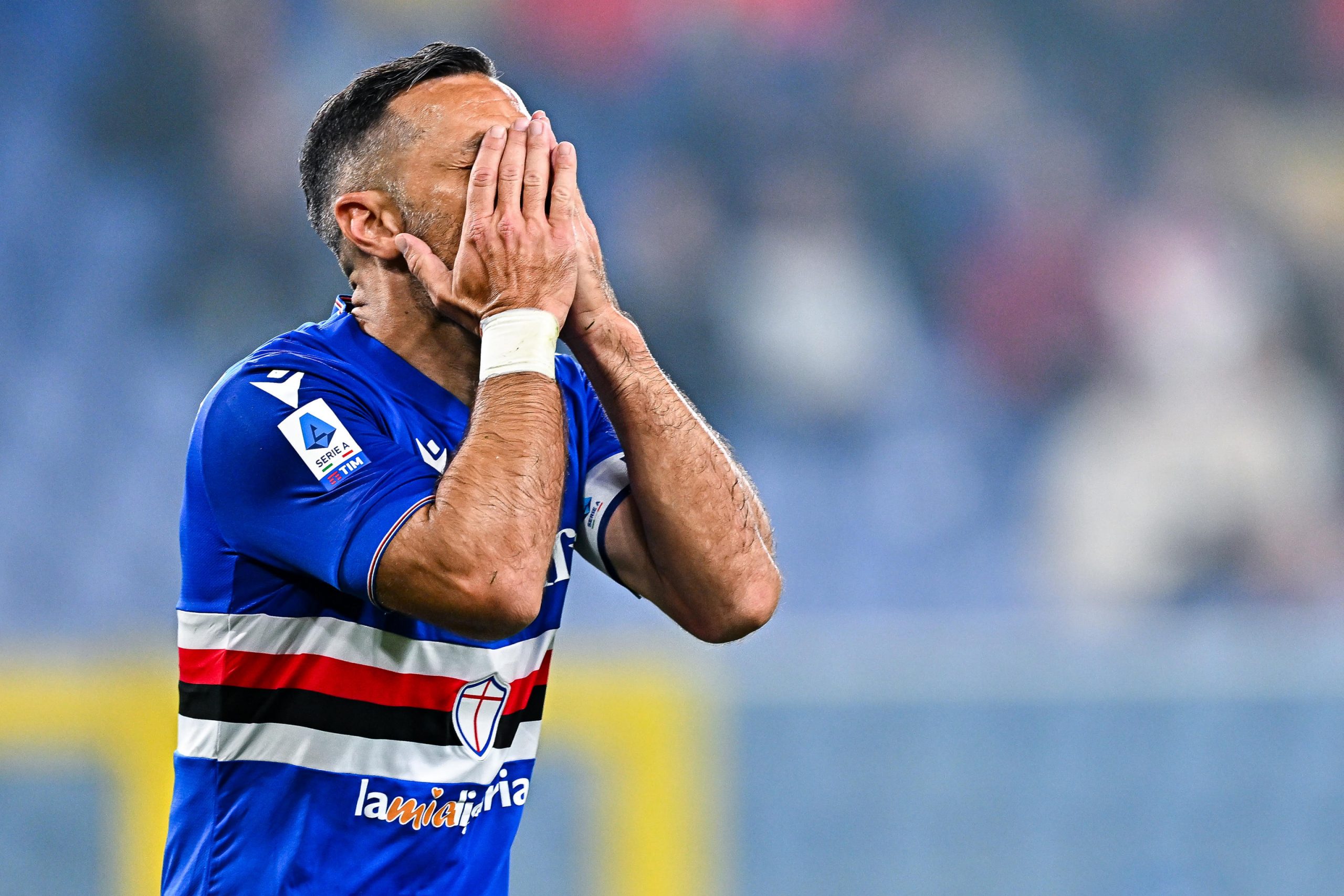 Fabio Quagliarella: otto anni da incubo, lo stalker era un “amico” mascherato Fabio Quagliarella: otto anni da incubo, lo stalker era un “amico” mascherato