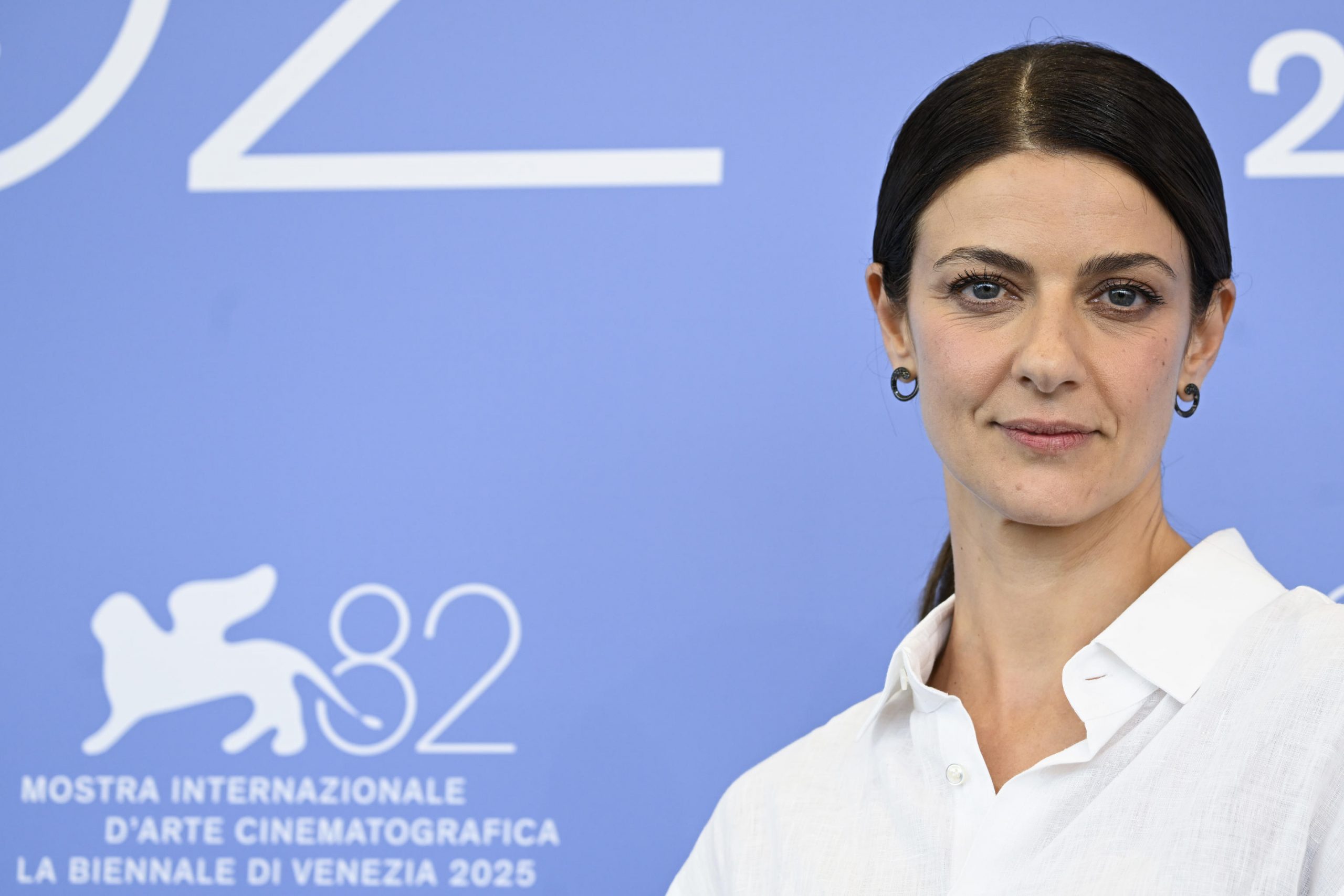 elisa a venezia il cinema della colpa diventa la sfida della redenzione