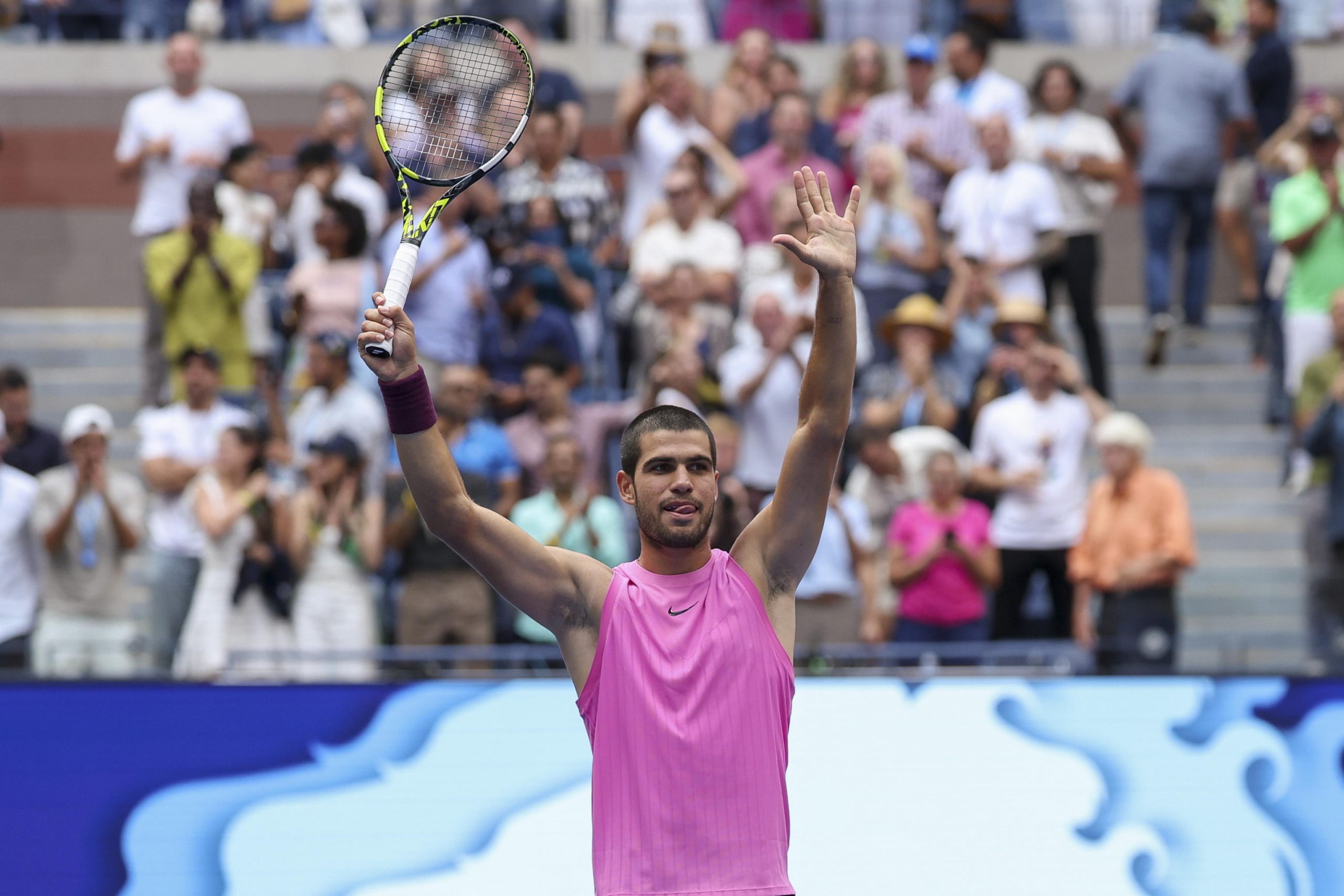 Us Open 2025, Alcaraz batte Djokovic e vola in finale a New York