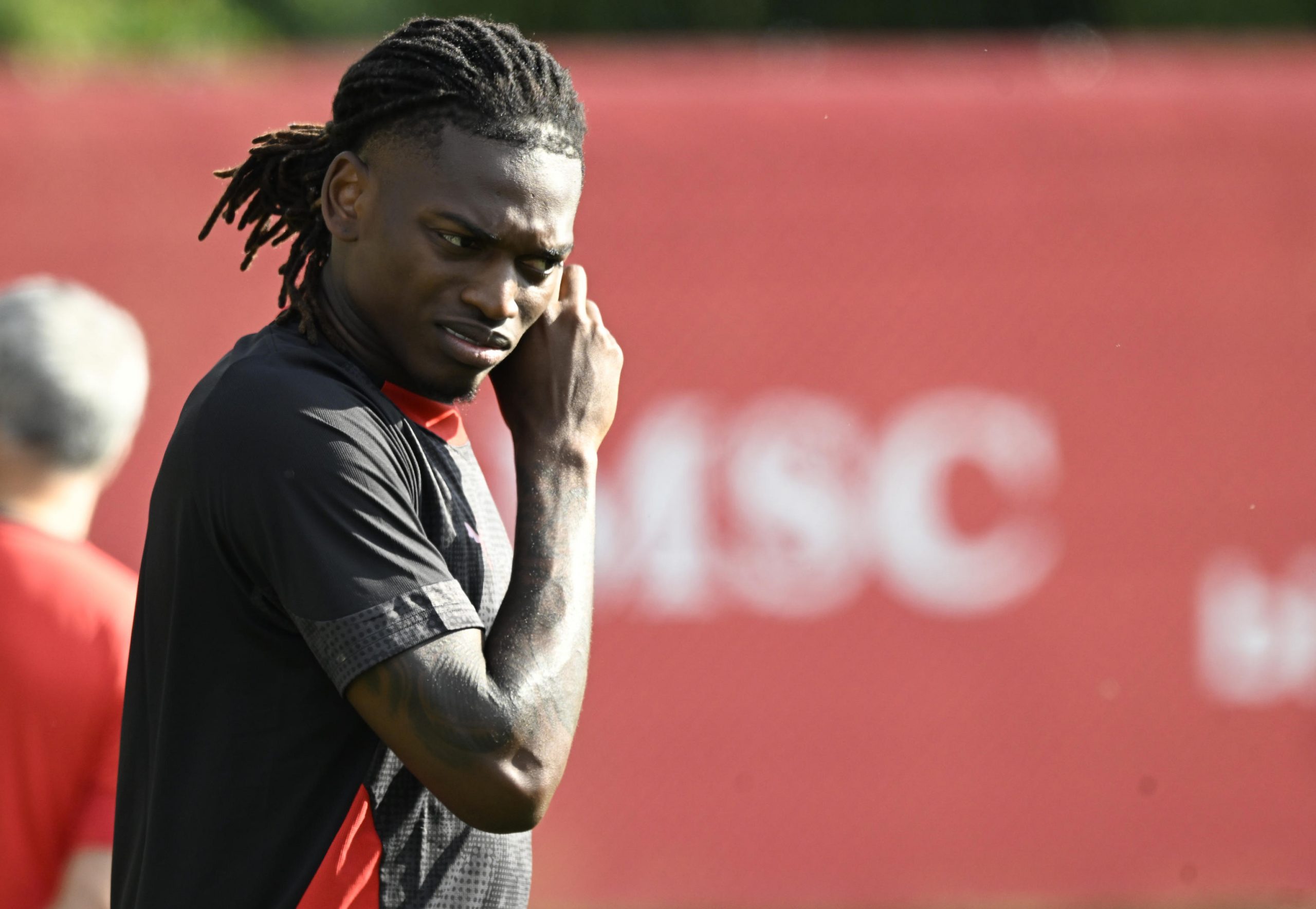 Milan, infortunio di Leao più serio del previsto: slitta il rientro?