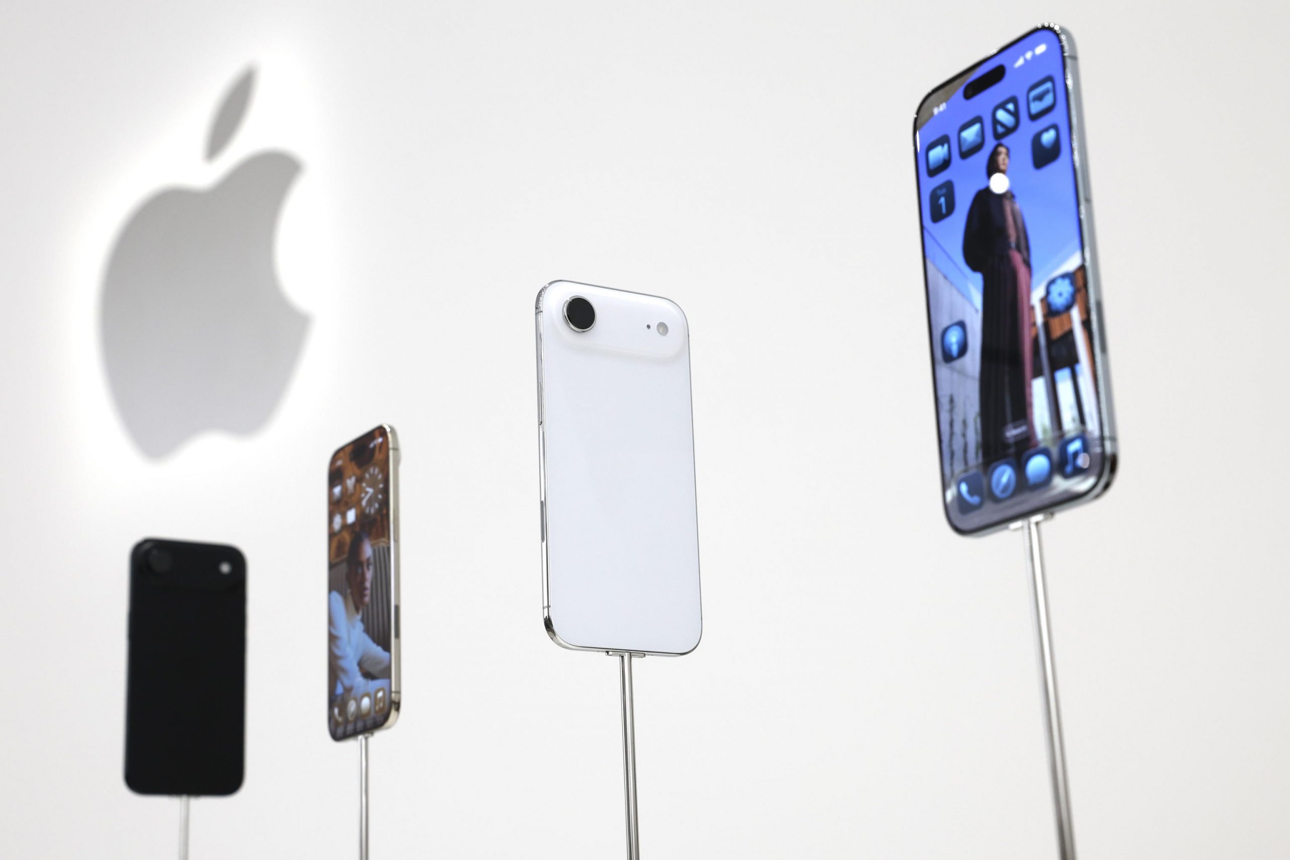 È il giorno di iOS 26: come funziona e tutto quello che c’è da sapere