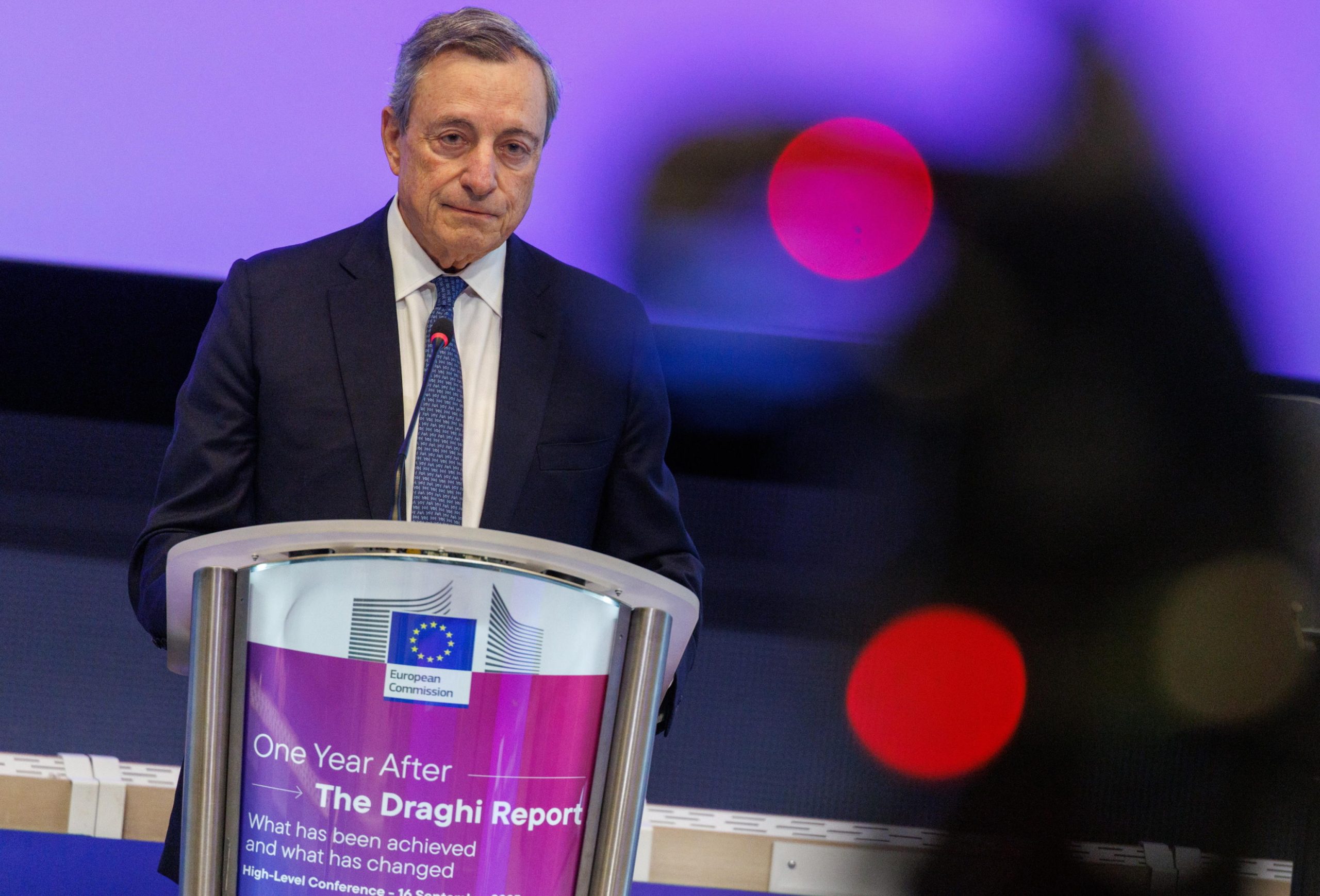 Draghi urla ma nessuno vuole ascoltarlo Draghi urla ma nessuno vuole ascoltarlo