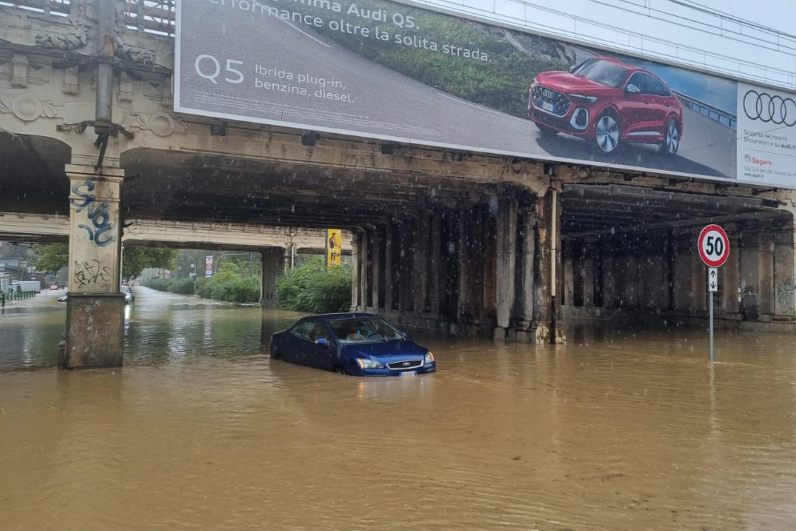 maltempo esondato il seveso milano ora teme il lambro