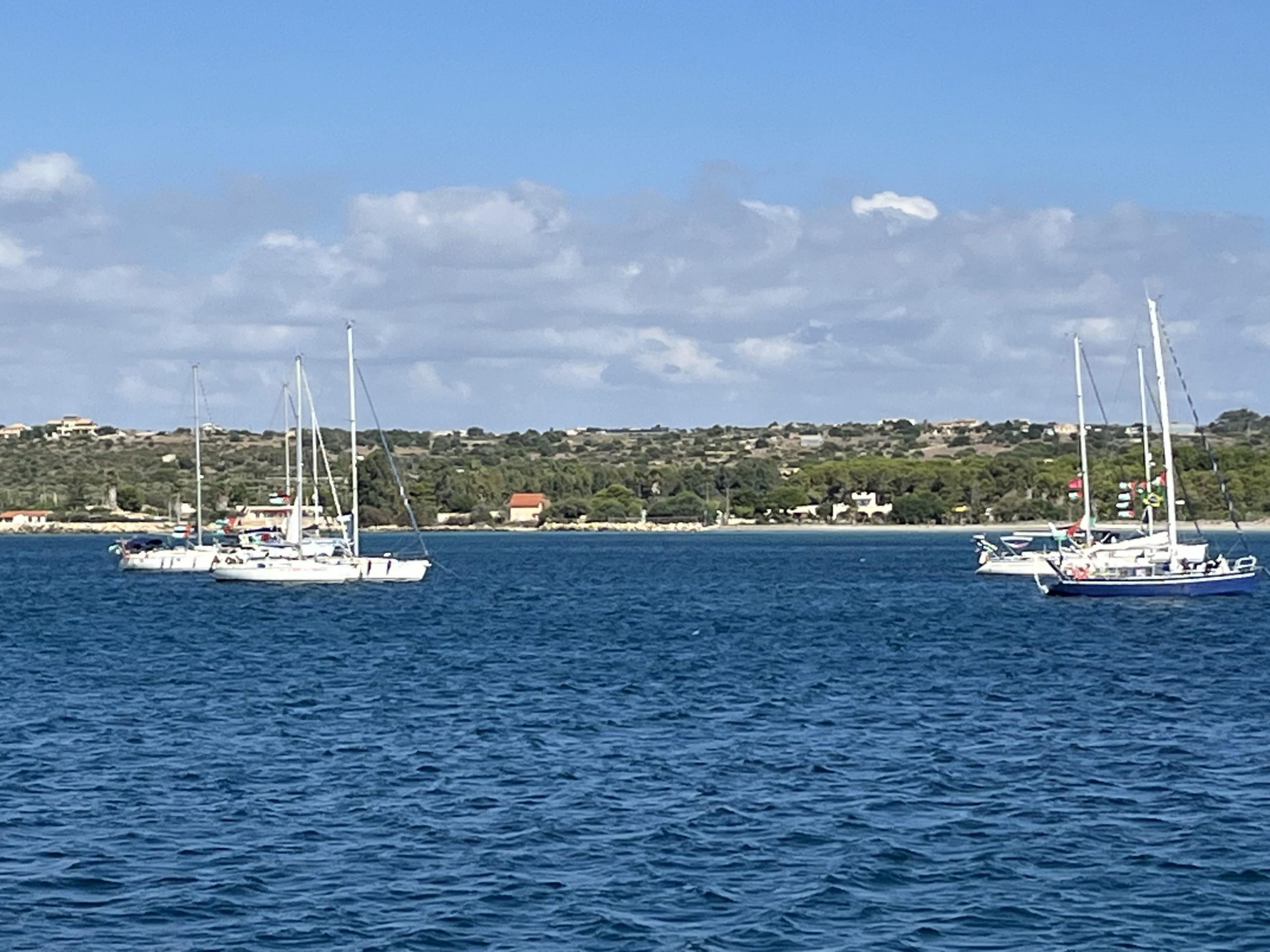 Israele “ferma” la Flotilla: “Non si passa, onsegnate i viveri”