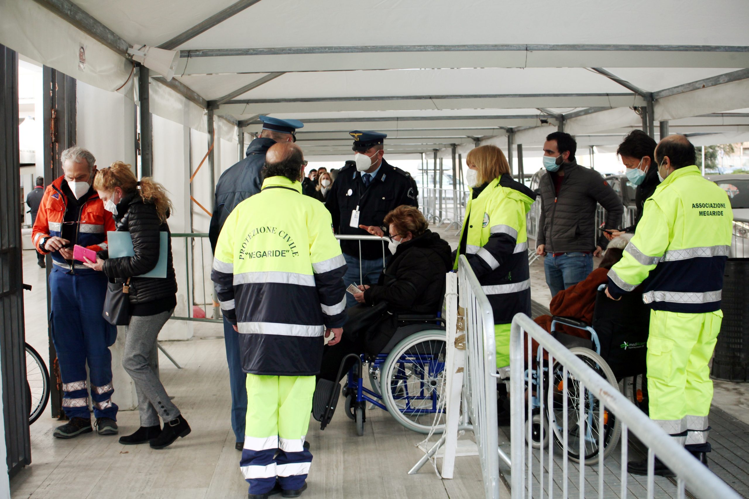 cade in deposito muore volontario protezione civile