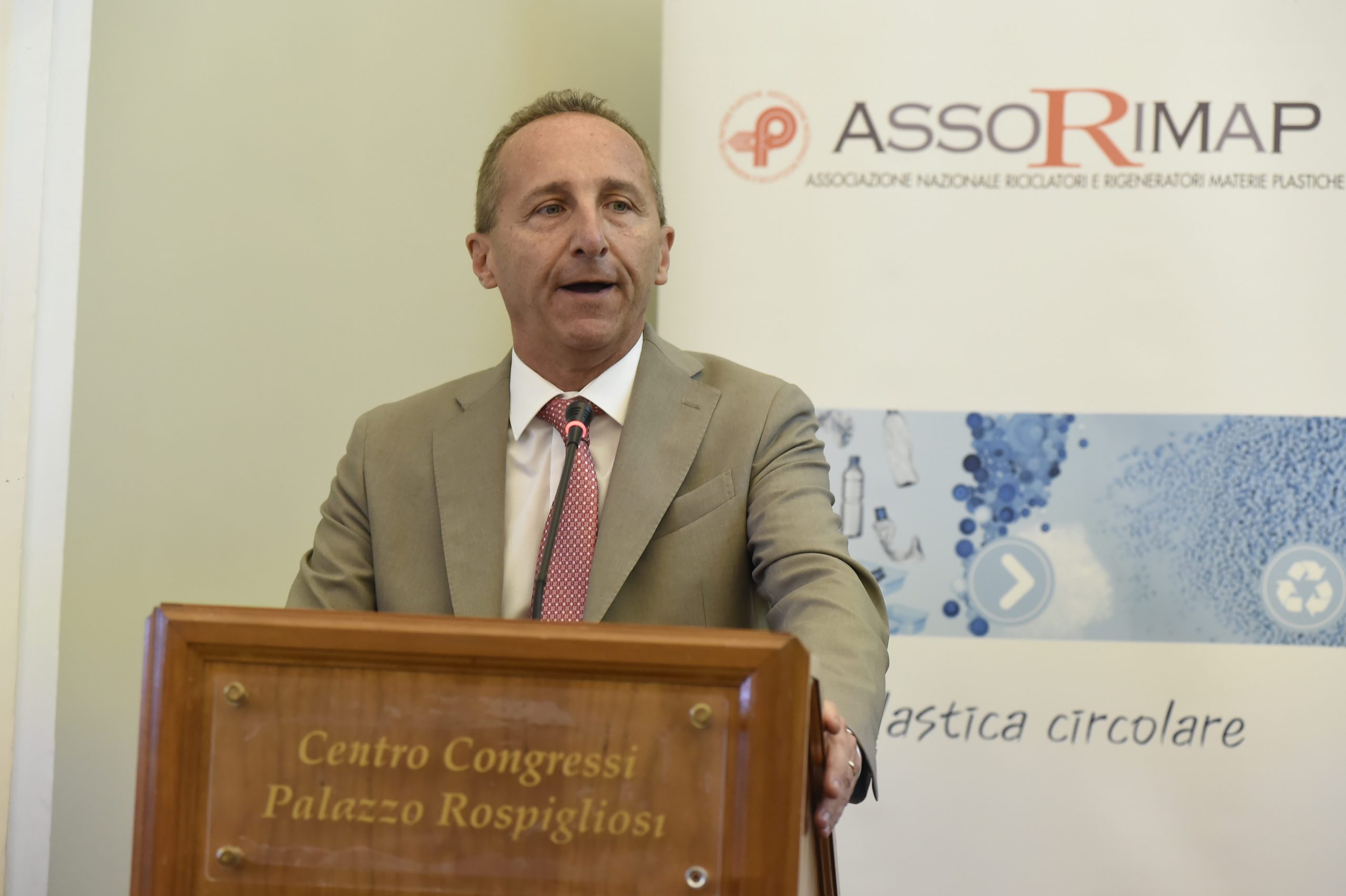 Assorimap chiama Pichetto: “Le aziende del riciclo allo stremo” Assorimap chiama Pichetto: “Le aziende del riciclo allo stremo”