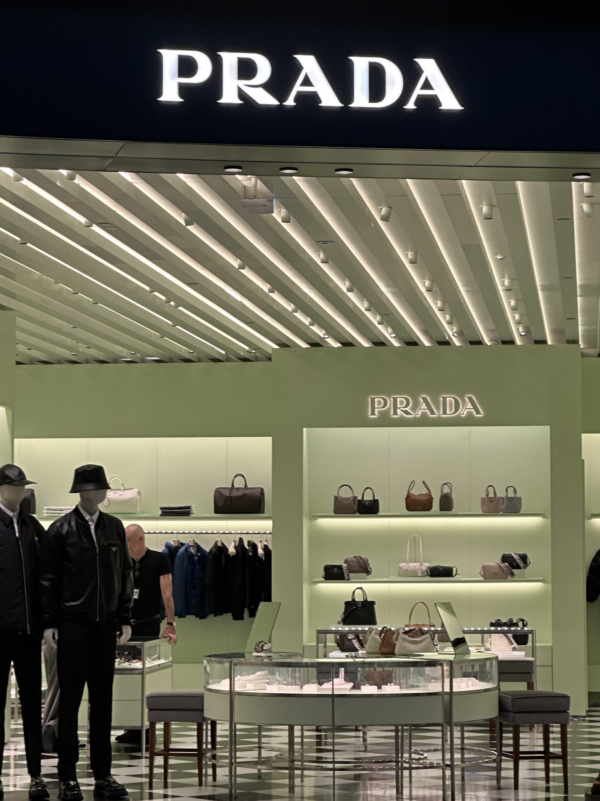 PRADA: UN MARCHIO TUTTO ITALIANO