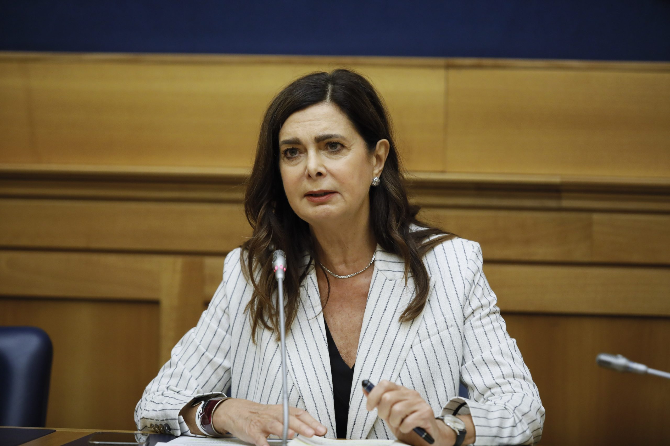 Boldrini e il consenso scritto: sesso o contratto notarile?