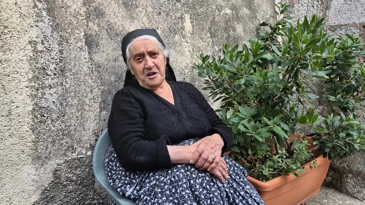 Nonna Margherita, star del web e dei social VIDEO Nonna Margherita, star del web e dei social VIDEO