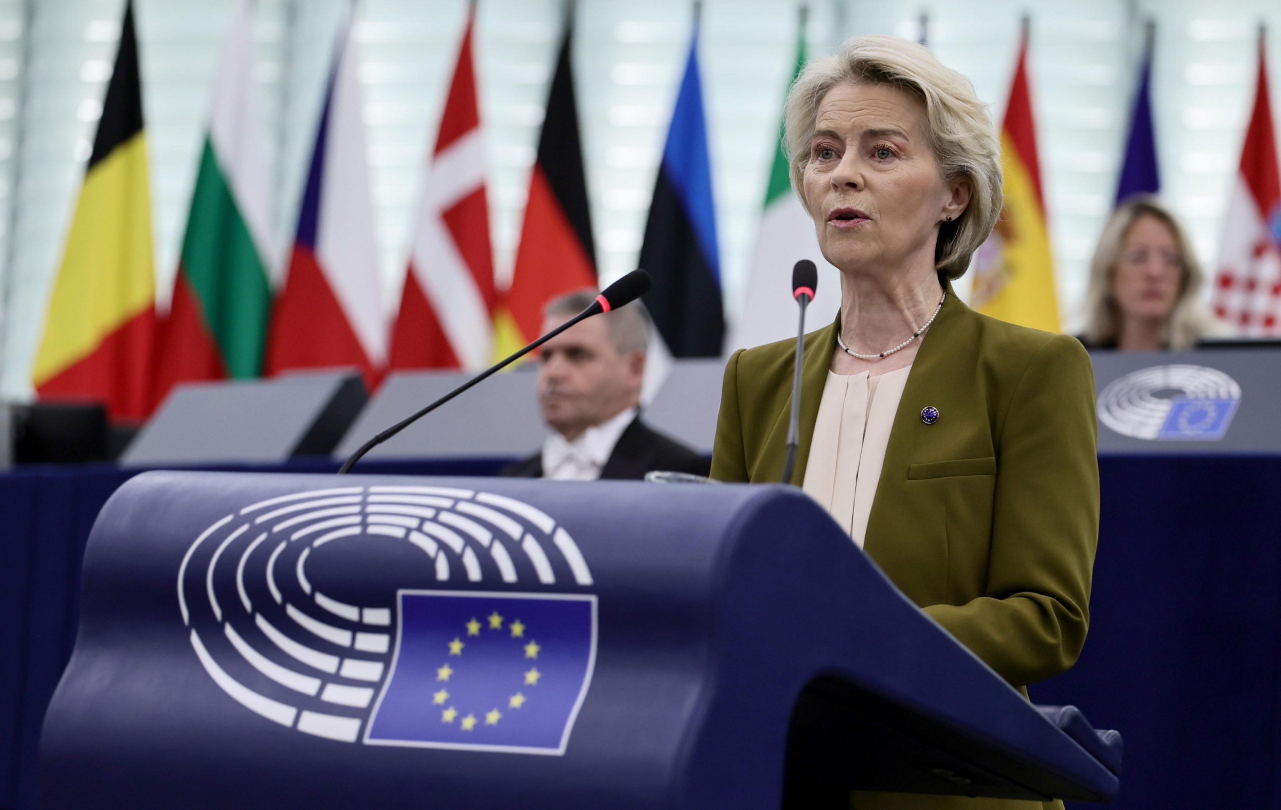 Ursula von der Leyen: “Indipendenza dell’Ue, muro contro la Russia e sanzioni a Israele”