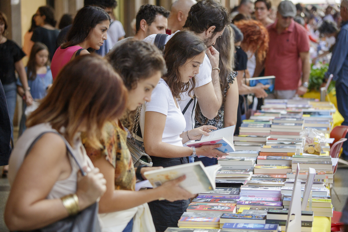 Portici di carta, torna la grande libreria all’aperto