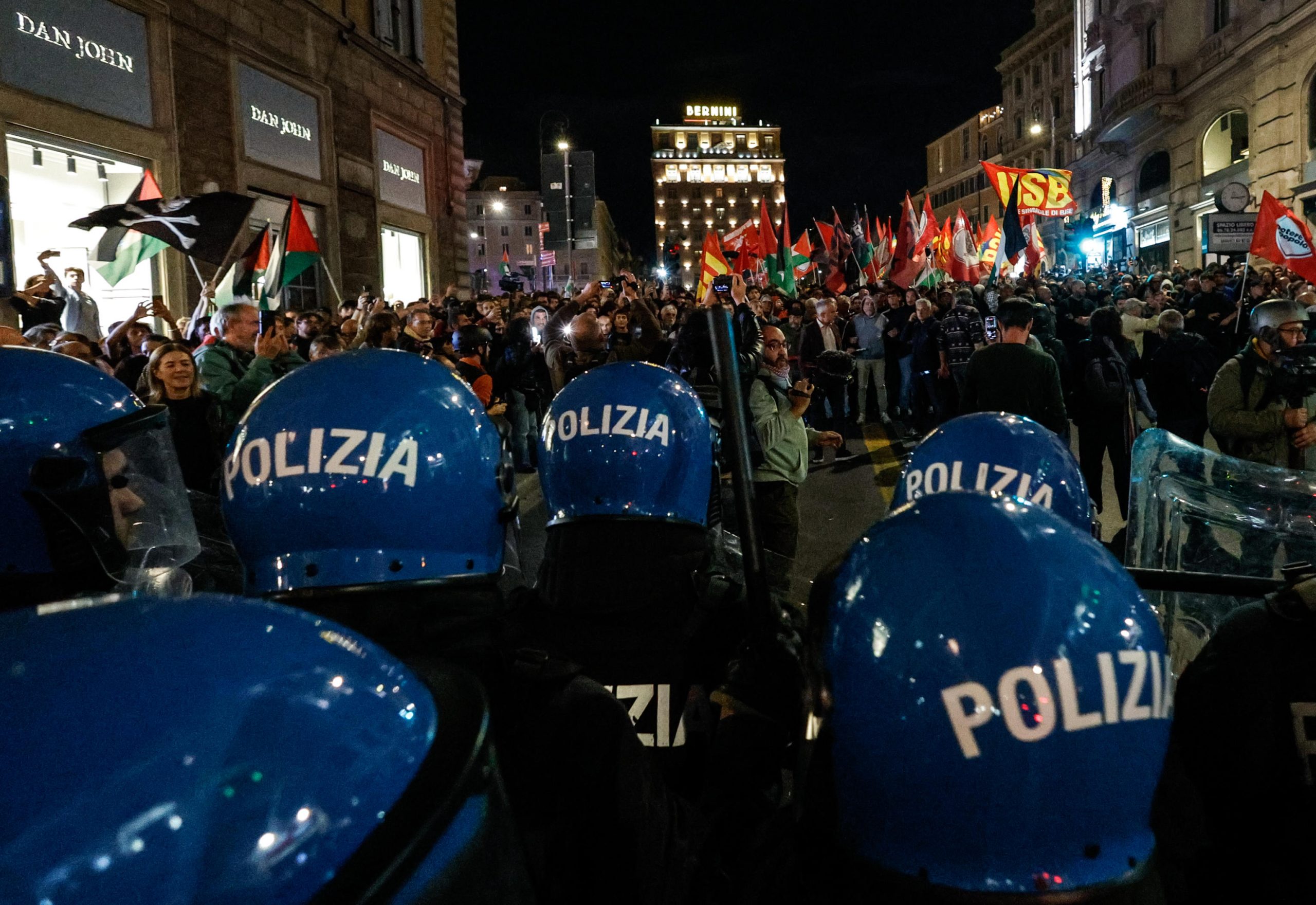 La Flotilla non arriva a Gaza e blocca il Paese