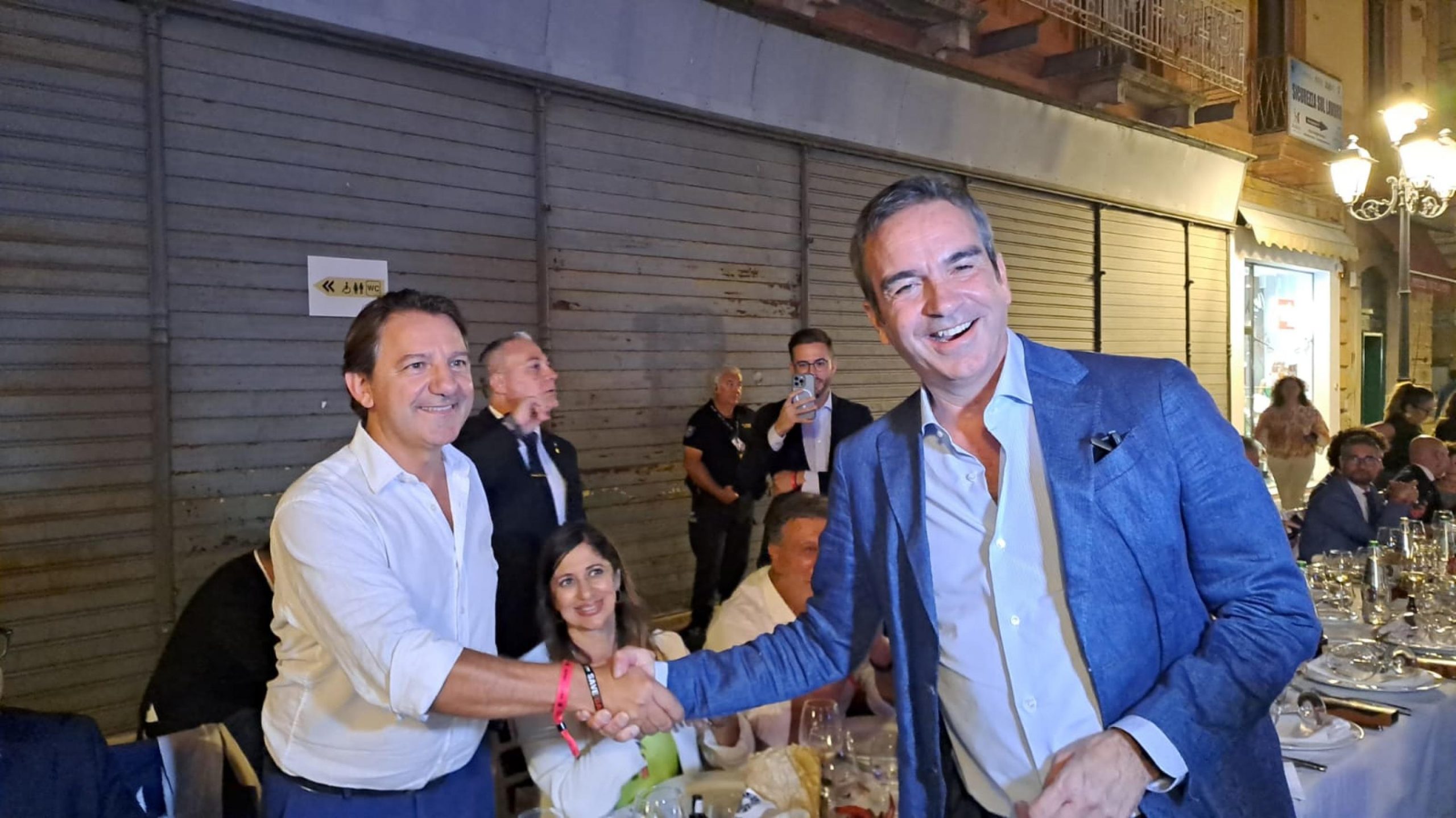 Calabria, Tridico: “Via il bollo auto” e Occhiuto: “500 euro ai diplomati”