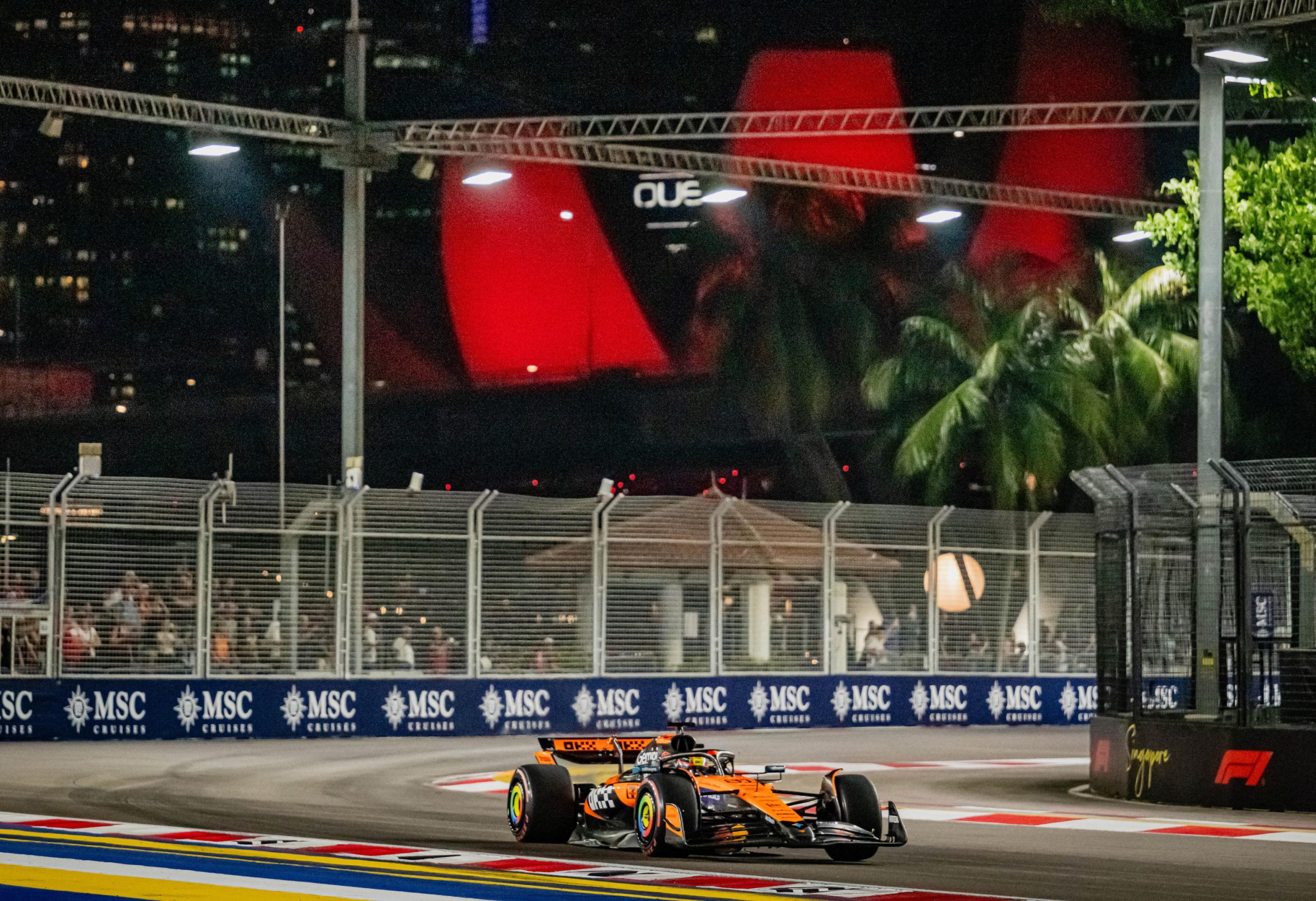 F1 Singapore: Piastri leader nelle libere a Marina Bay