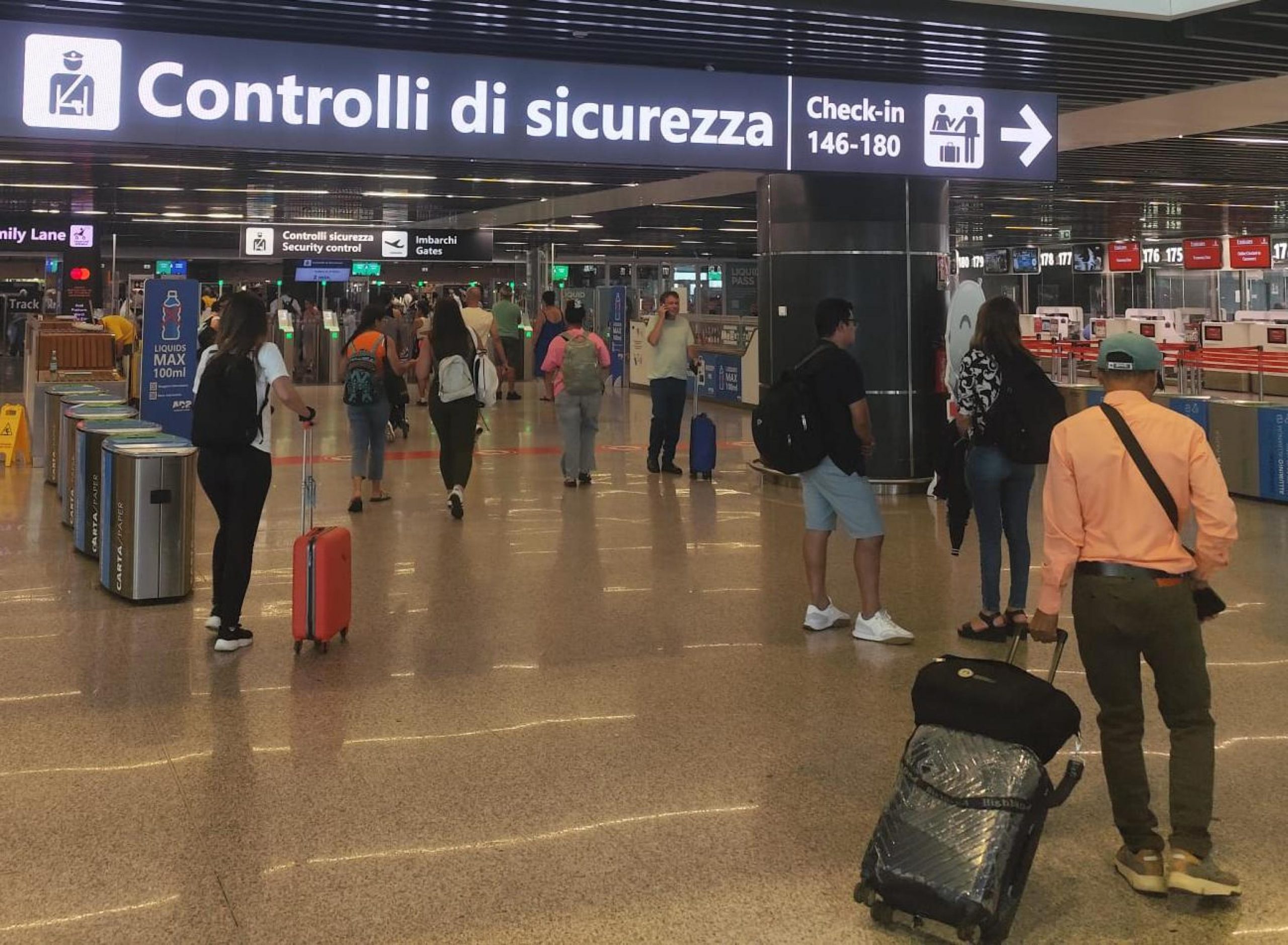 Allarme “overtourism”nel BelPaese: Roma e Napoli sorvegliate speciali Allarme “overtourism”nel BelPaese: Roma e Napoli sorvegliate speciali