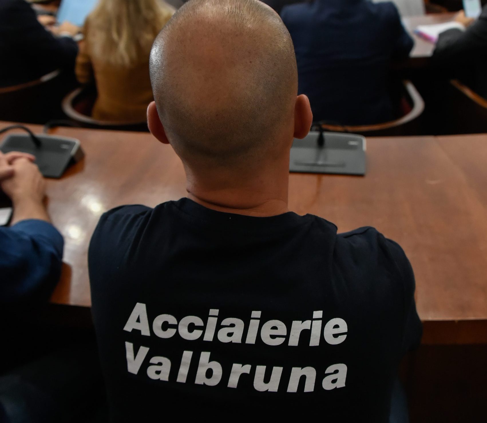 Valbruna in piazza rischio chiusura a Bolzano e Vicenza