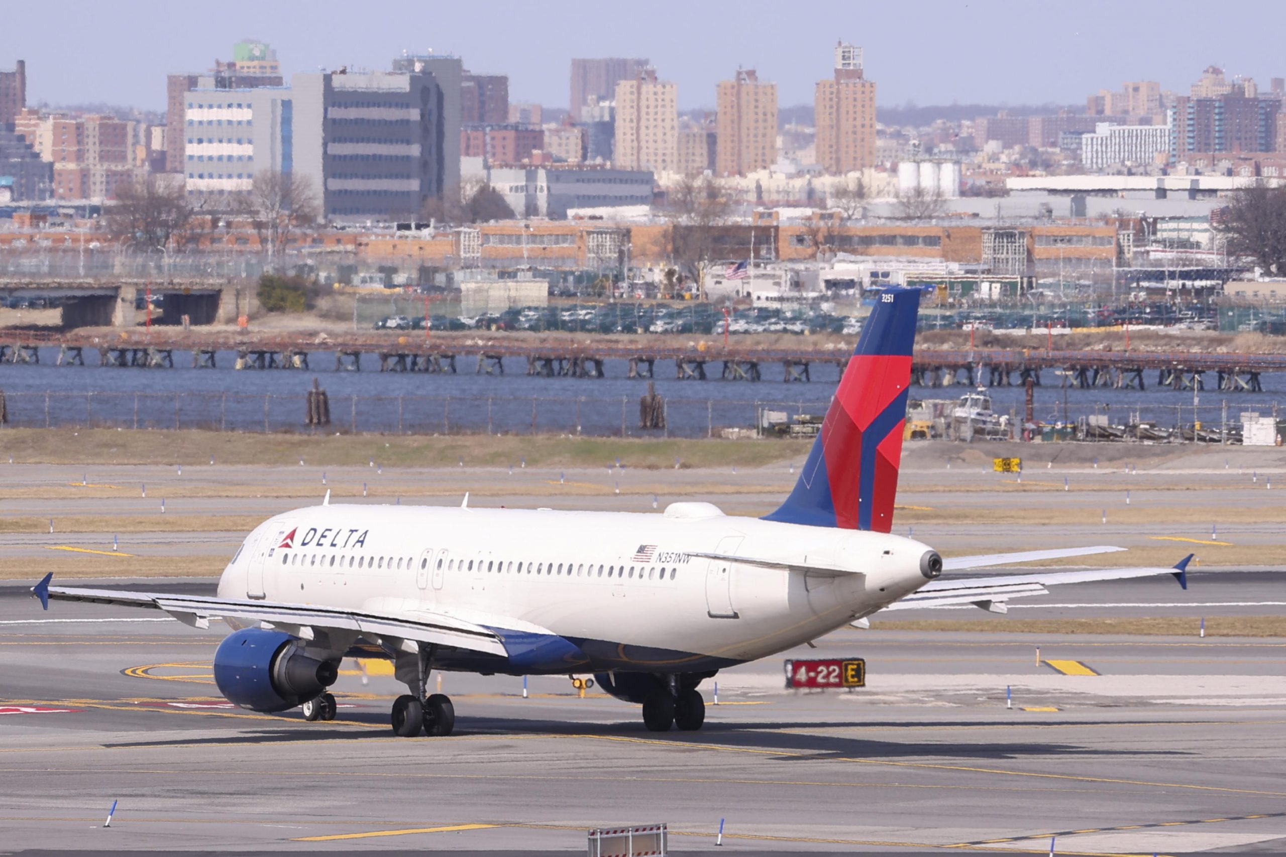 collisione tra due aerei all8217aeroporto laguardia di new york