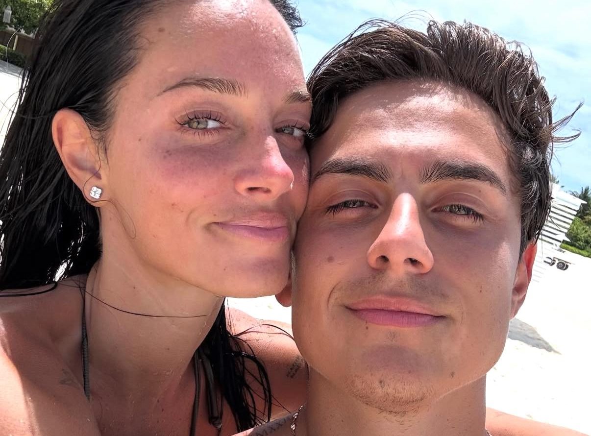 Paulo Dybala presto papà: l’annuncio sui social con Oriana e lo spoiler sul sesso