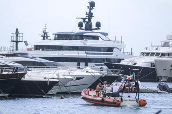 Napoli, donna travolta e uccisa sul kayak: individuato modello barca ...