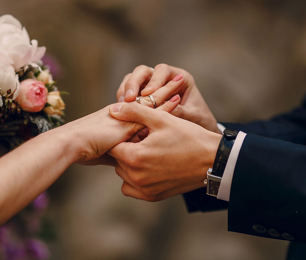 Lei è “infedele”ma nei conti non nell’amore