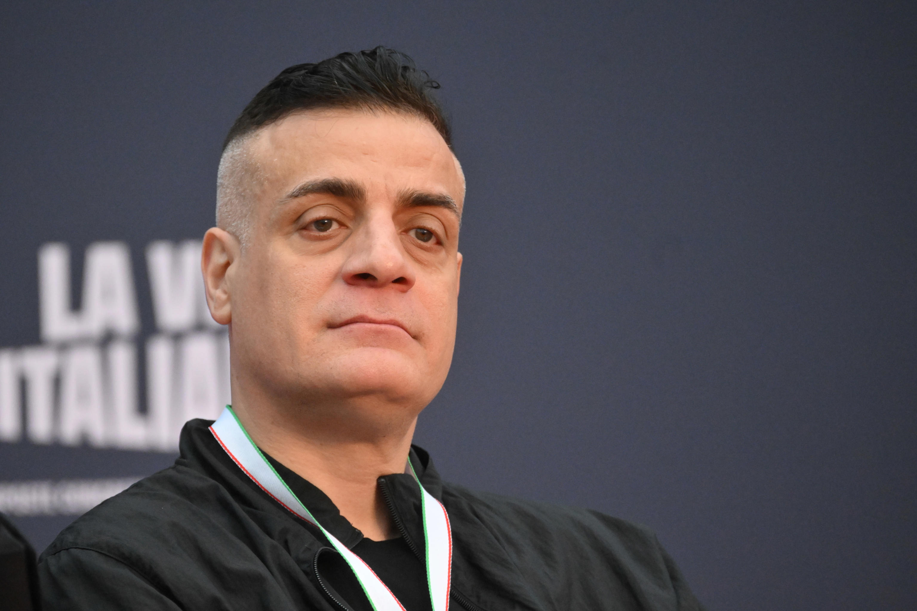 Simone “Cicalone” aggredito in metro a Roma: le foto dello youtuber sui social