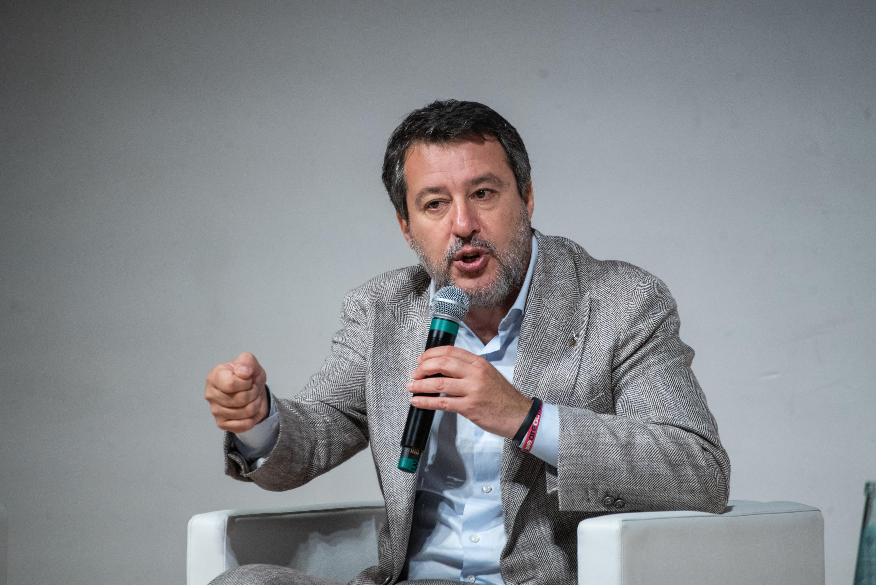 Salvini accusa corruzione a Kiev e apre il dibattito sugli aiuti all’Ucraina Salvini accusa corruzione a Kiev e apre il dibattito sugli aiuti all’Ucraina