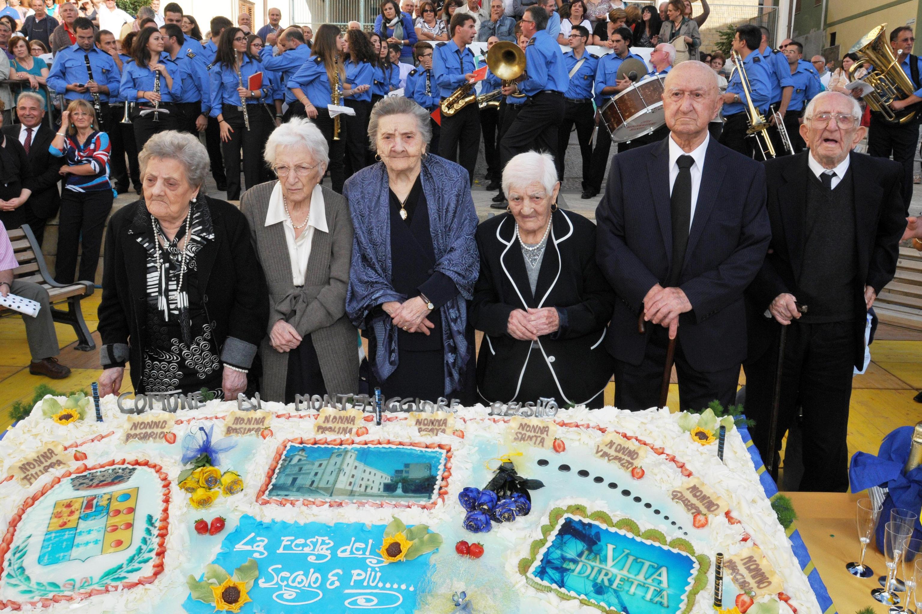 Centenari d’Italia: il Paese che invecchia con grazia Centenari d’Italia: il Paese che invecchia con grazia