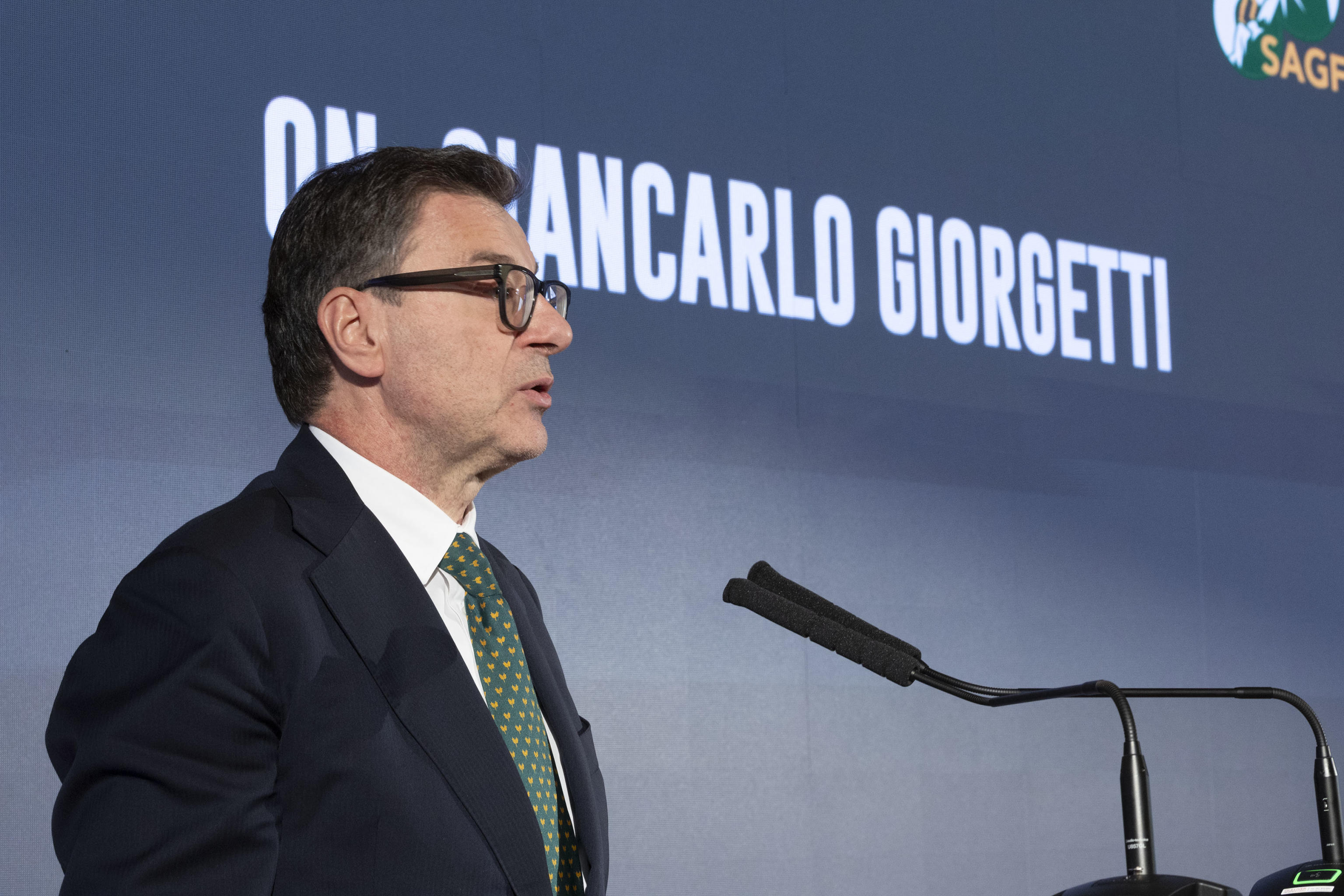 Giorgetti e la necessità di “contribuire alle spese dello Stato” Giorgetti e la necessità di “contribuire alle spese dello Stato”