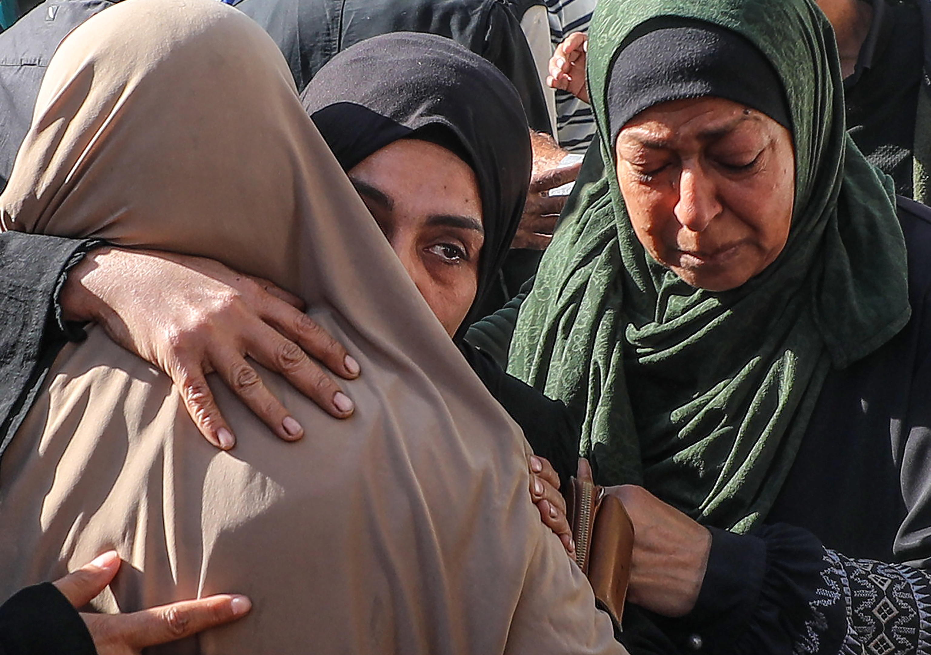 La propaganda travestita da solidarietà: Gaza e le altre guerre raccontate da chi non c’era