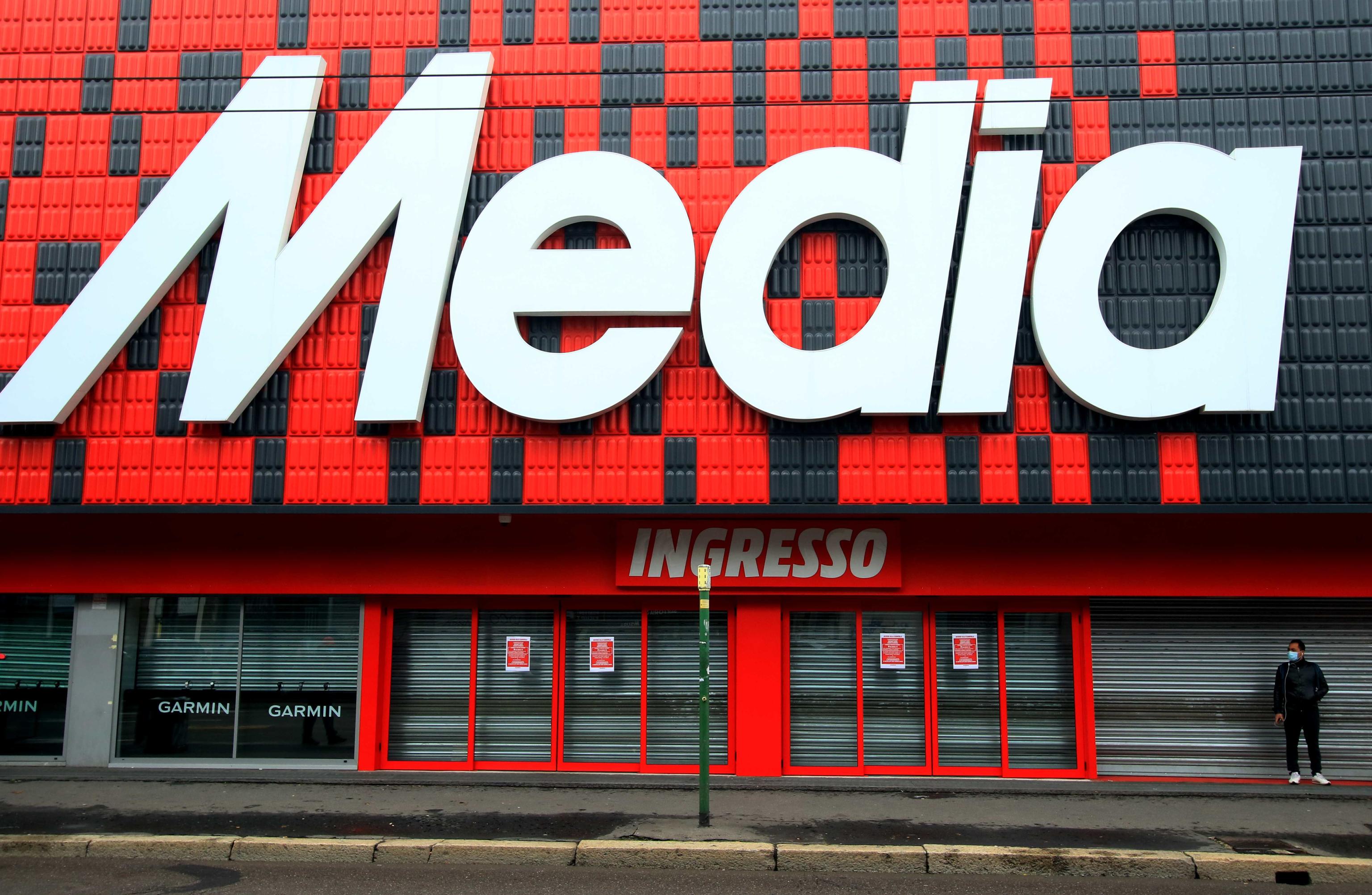 mediaworld vende ipad a 15 euro per un errore chi li ha acquistati deve restituirli o pagare la differenza