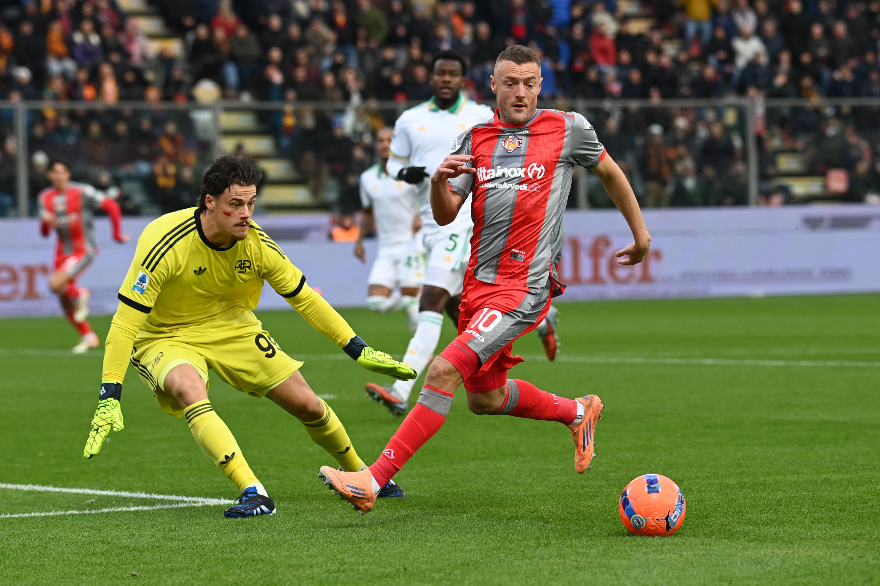 Vardy, furto nella villa da sogno del calciatore. Bottino da 100mila euro