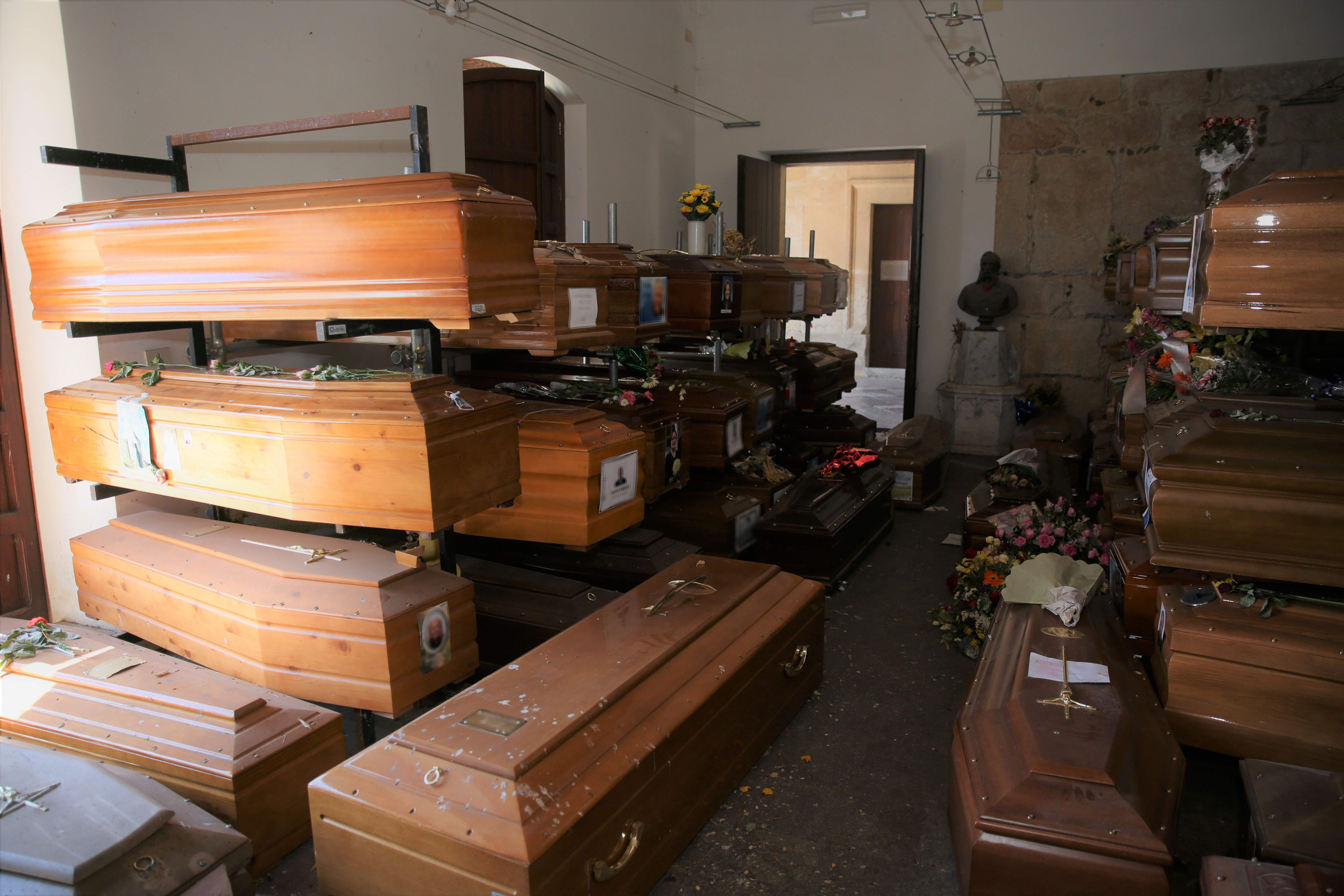 Sepolta viva nella bara, scampa per un pelo alla cremazione