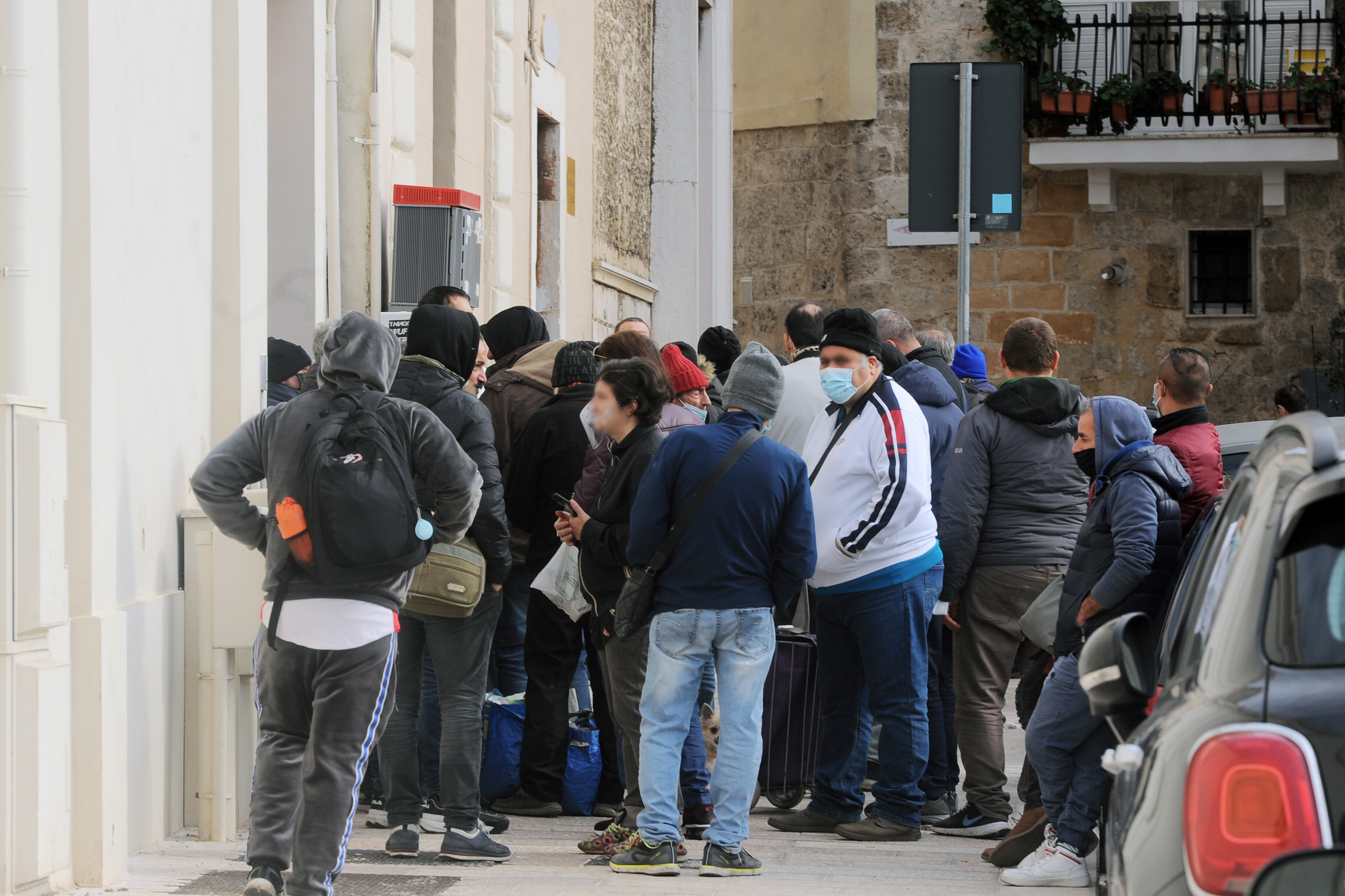 La povertà azzanna il Sud, Calabria tra le peggiori in Europa