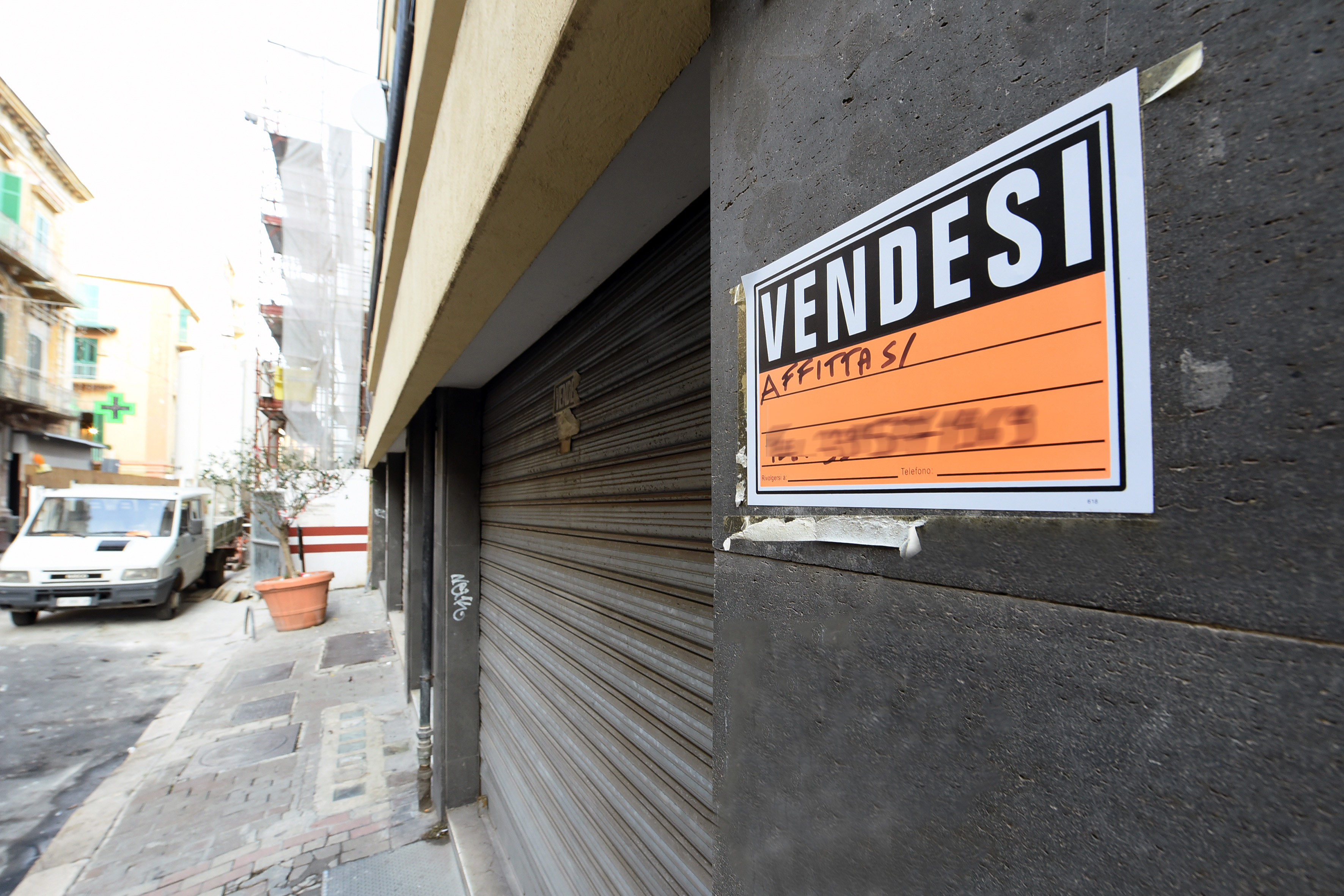 Negozi sfitti, il trend avanza Negozi sfitti, il trend avanza