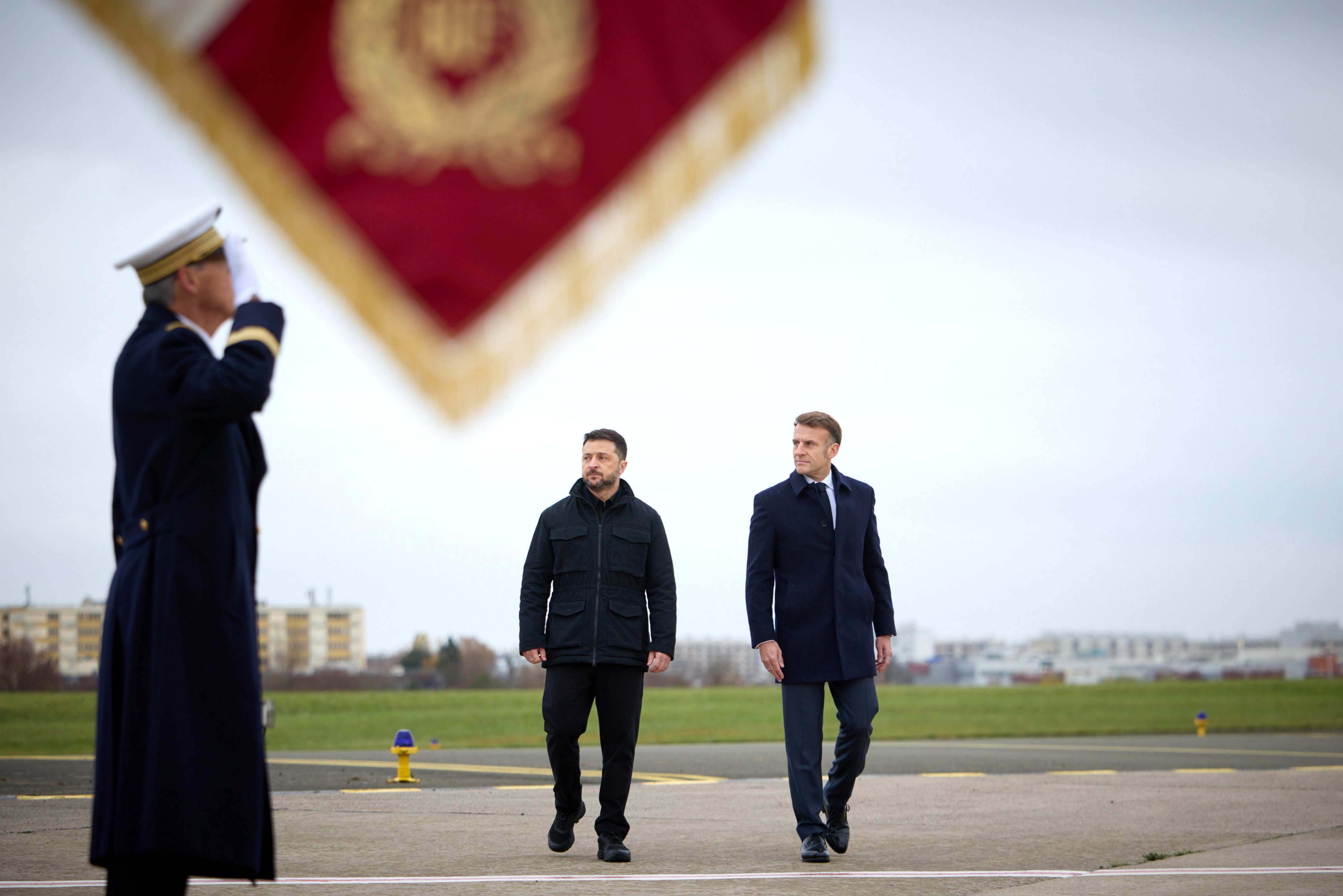 Snodi di pace e intrecci di guerra tra Usa, Russia, Francia e Ucraina Snodi di pace e intrecci di guerra tra Usa, Russia, Francia e Ucraina