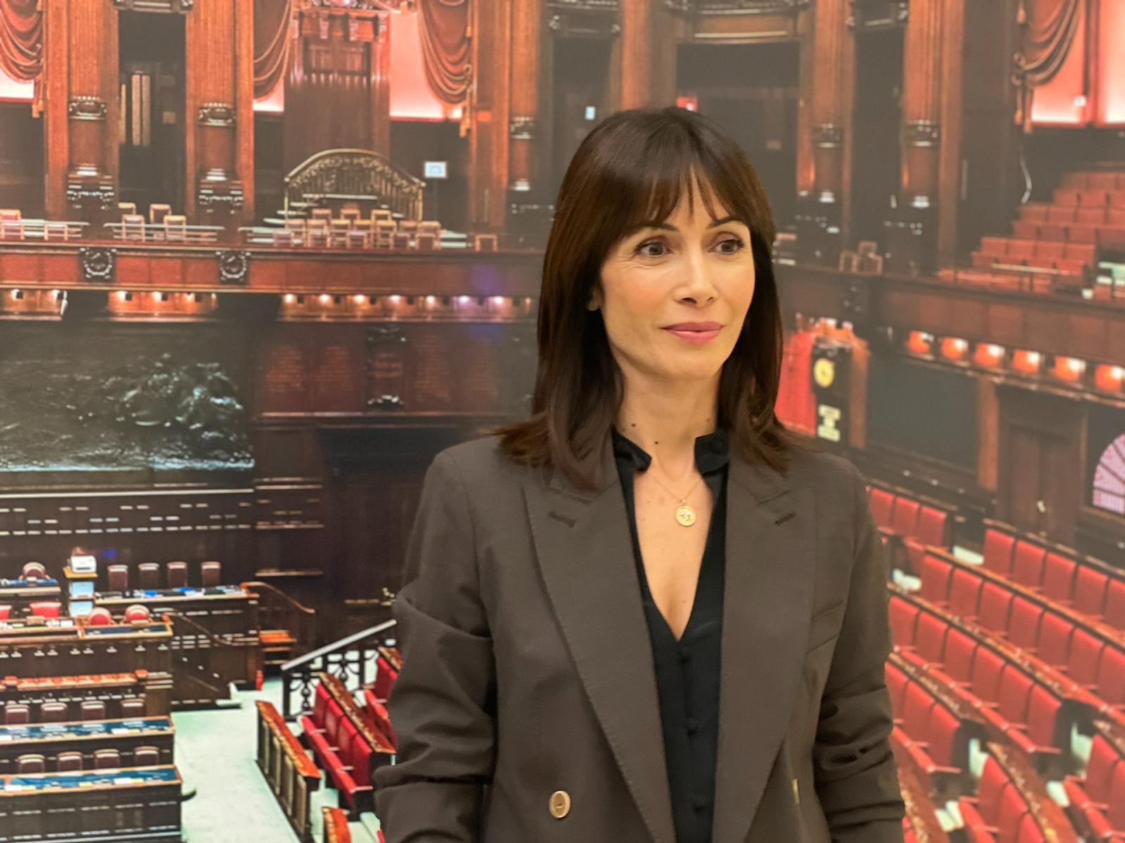 Oltre la paura: il messaggio di Mara Carfagna, contro la violenza di genere