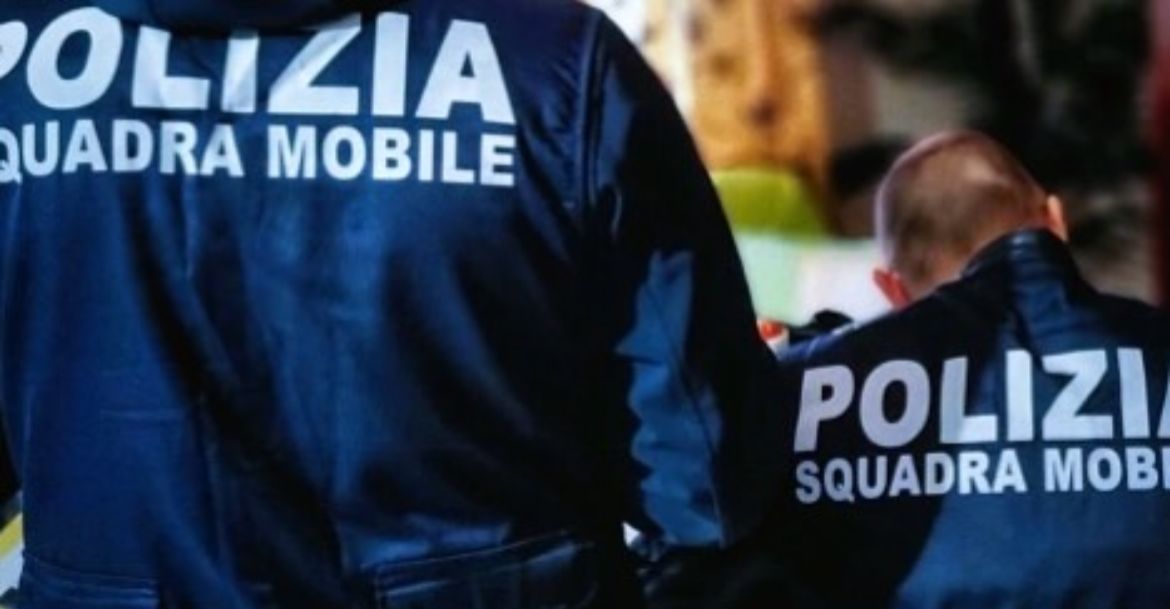 rapinatore di banche e supermercati arrestato dalla polizia