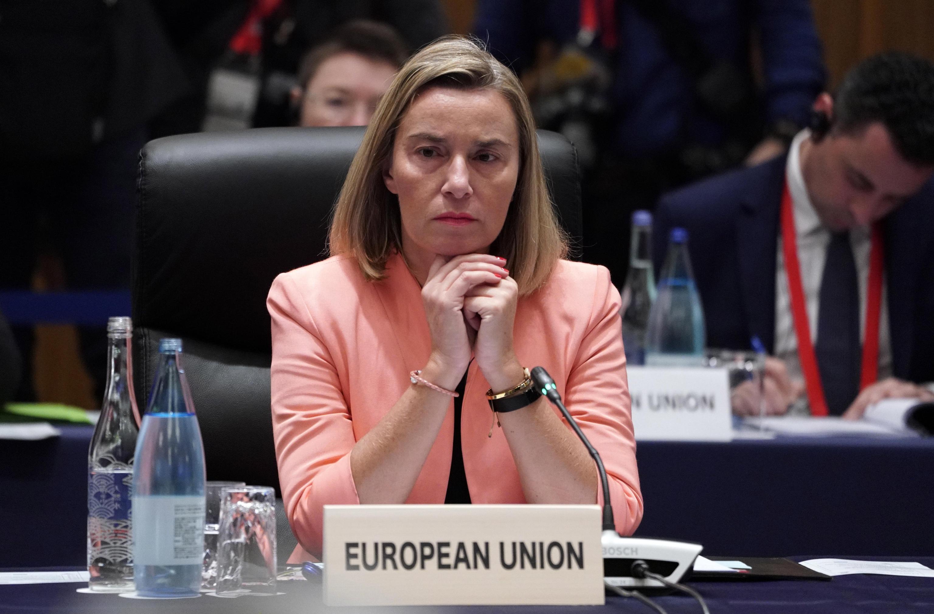 Le dimissioni di Federica Mogherini, invisa da Oriente a Occidente