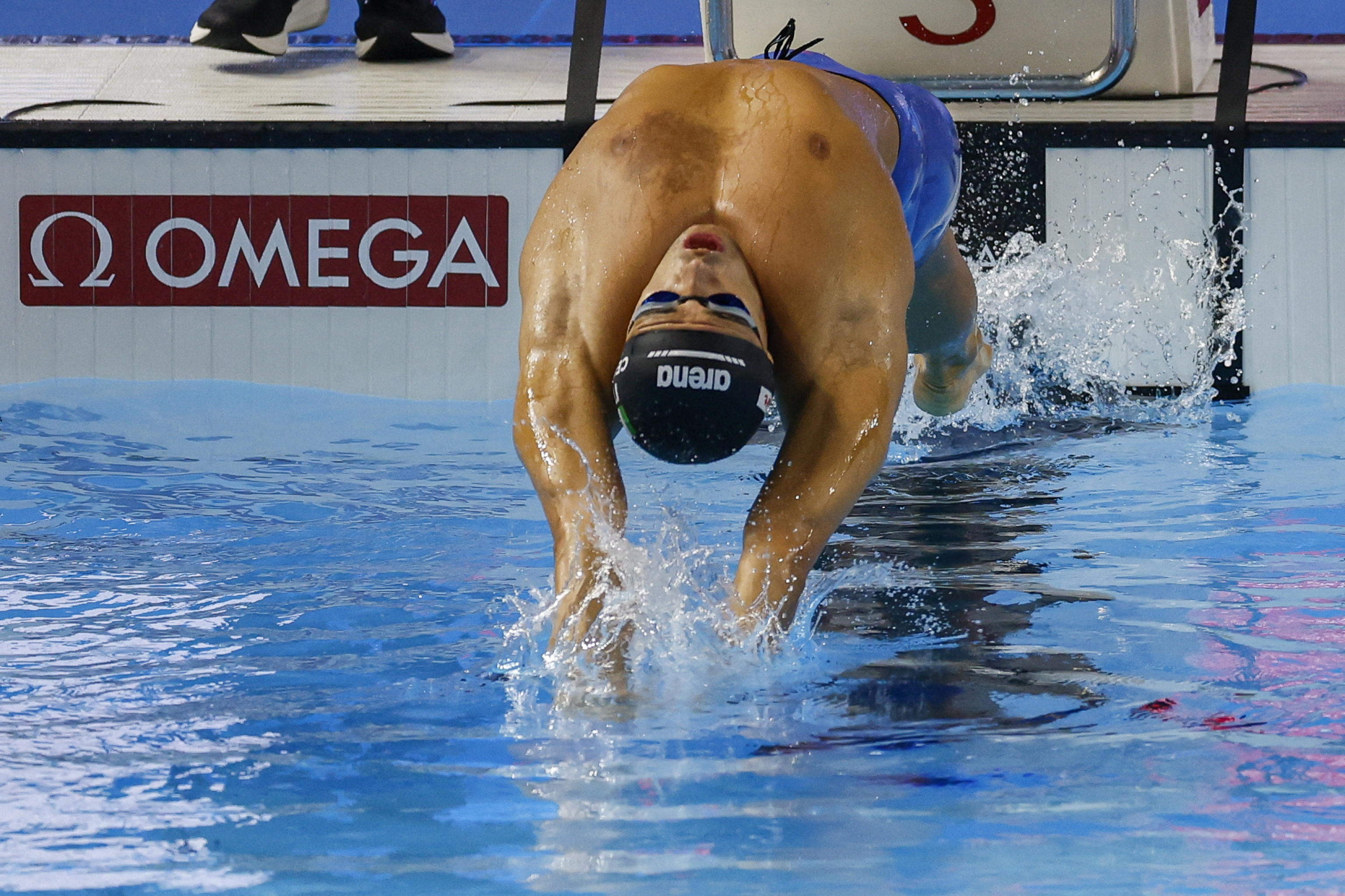 Europei di nuoto, Ceccon d’oro nei 100 dorso. Quadarella splendida argento negli 800 stile
