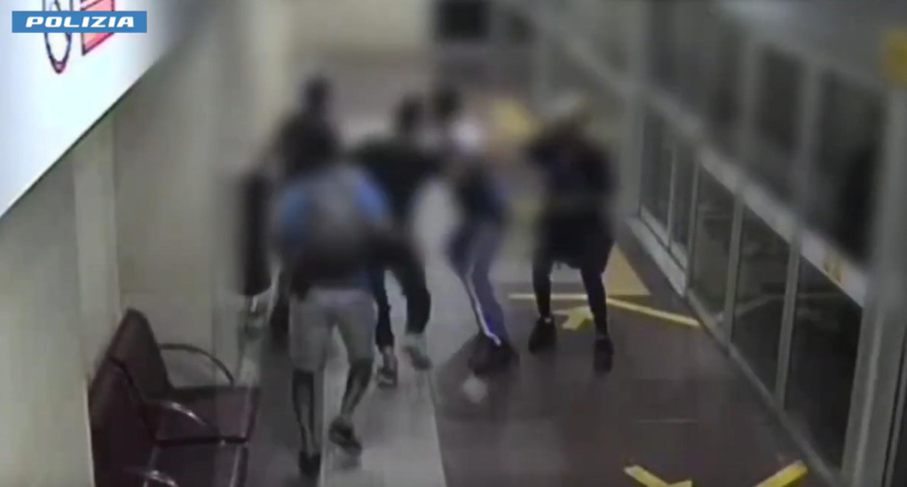 baby gang a milano 9 indagati per rapine a minorenni