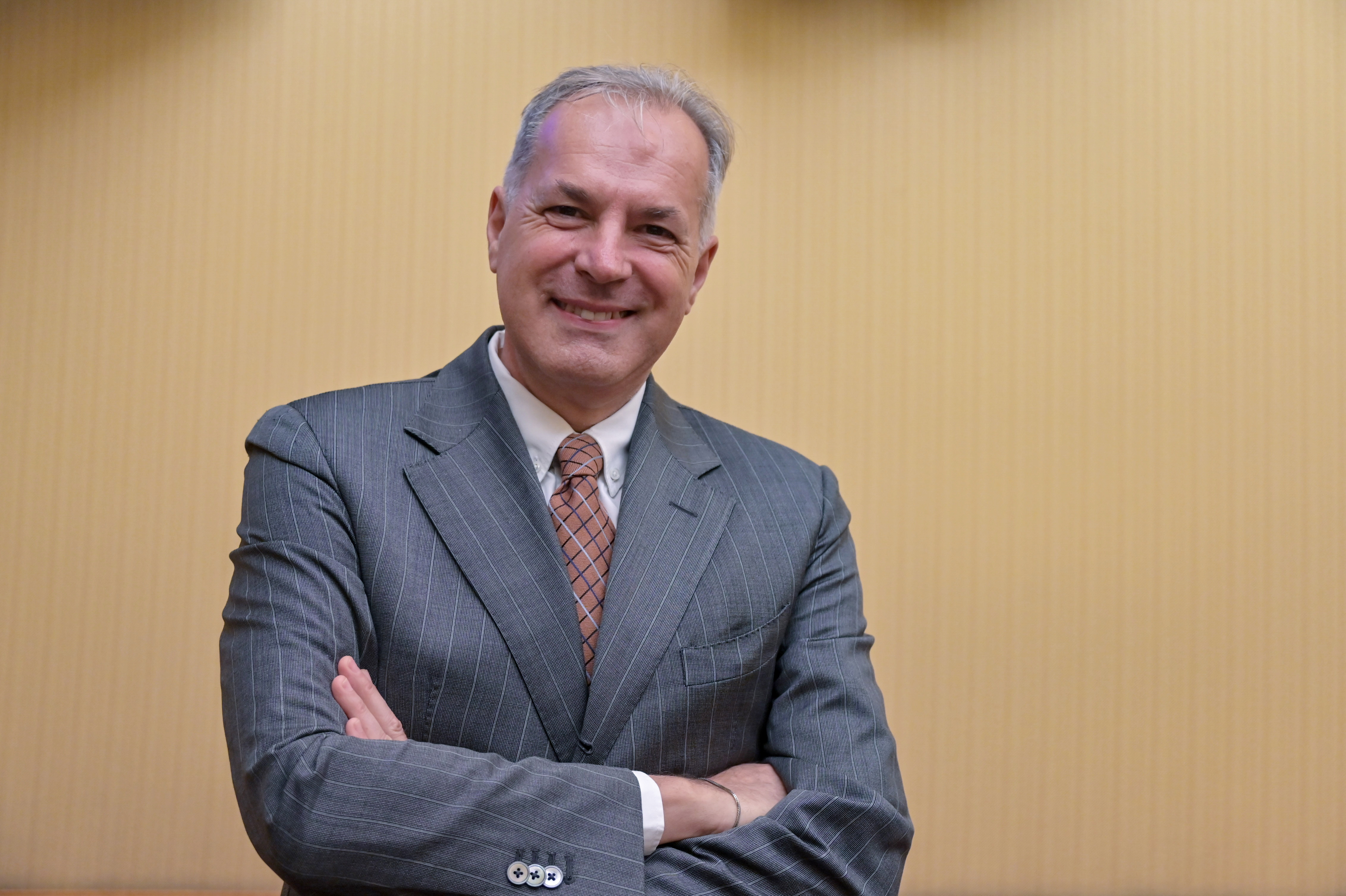 naschi hef cos236 riportiamo l8217uomo al centro dell8217economia da Lidentita.it naschi hef cos236 riportiamo l8217uomo al centro dell8217economia