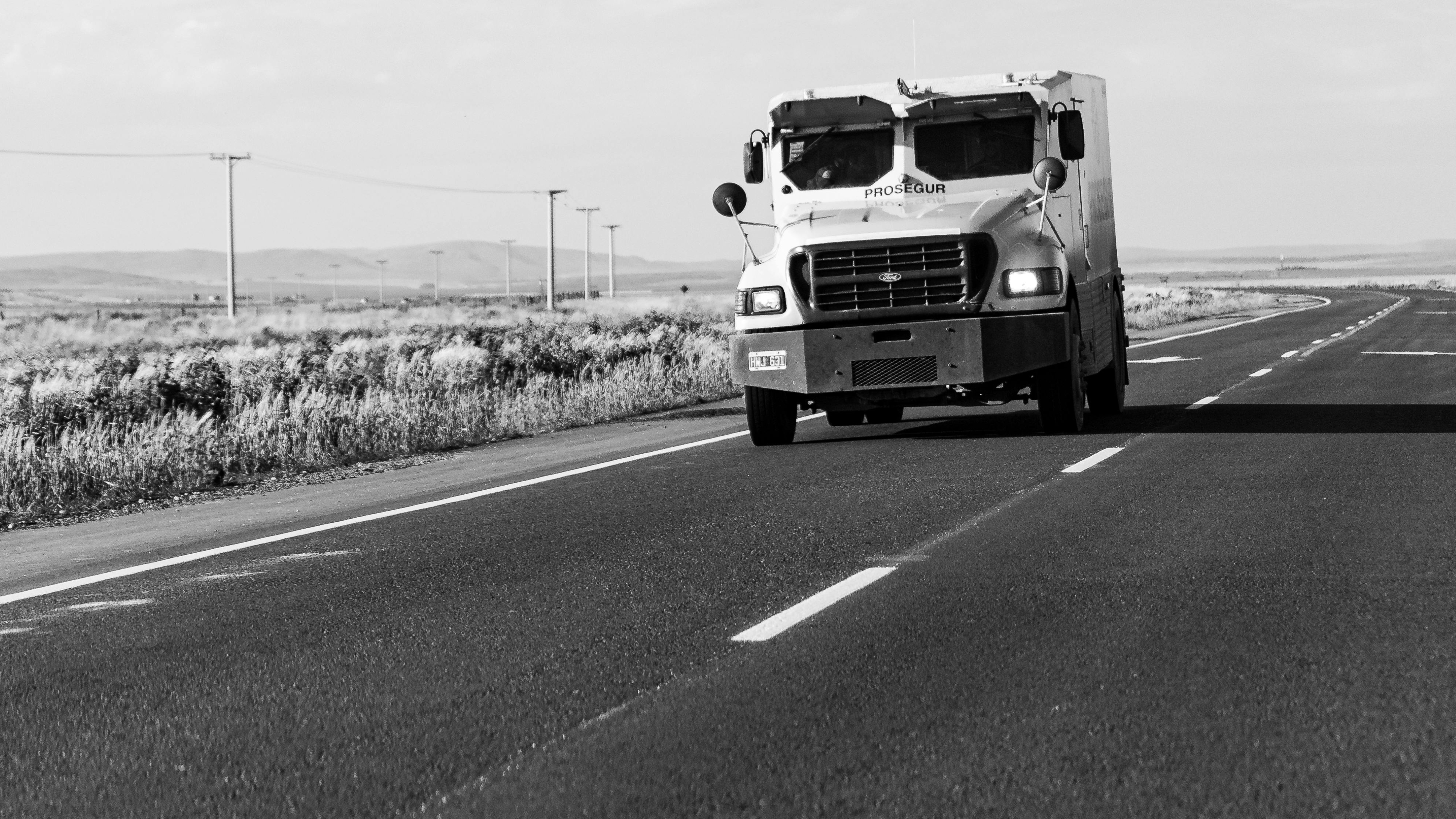 calabria assalto a portavalori rubati due milioni